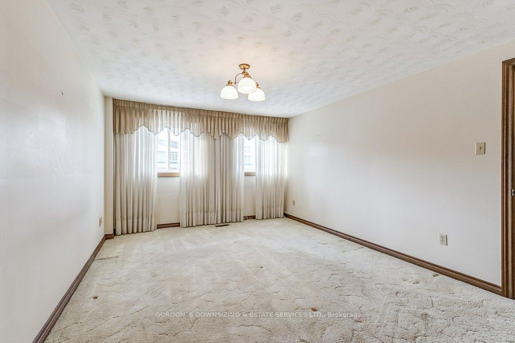 Photo 21 of 16 Alder Court, Hamilton, Stoney Creek — HOMEH