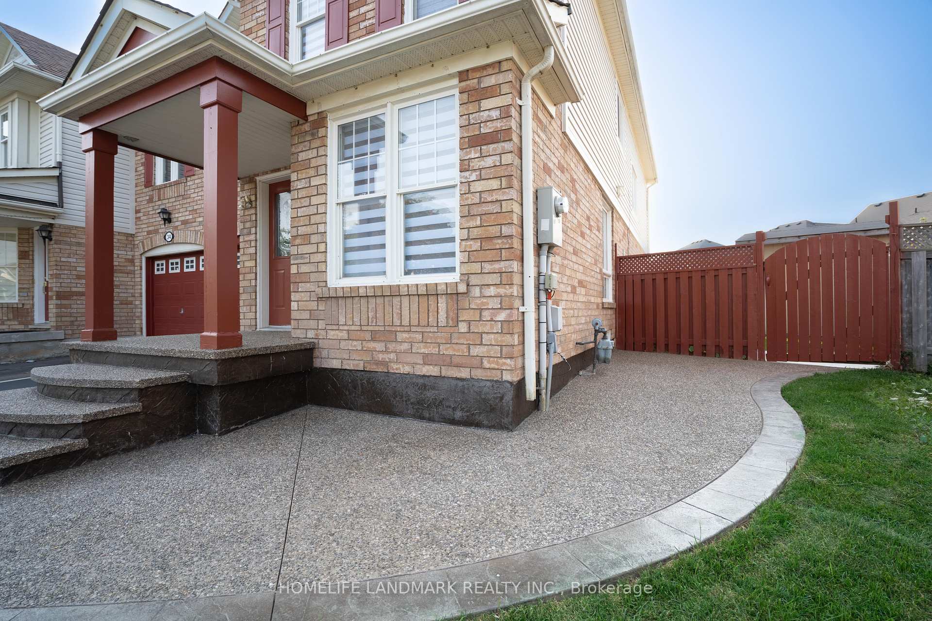 Photo 2 of 36 Frontenac Crescent, Brampton, Fletcher's Meadow — HOMEH