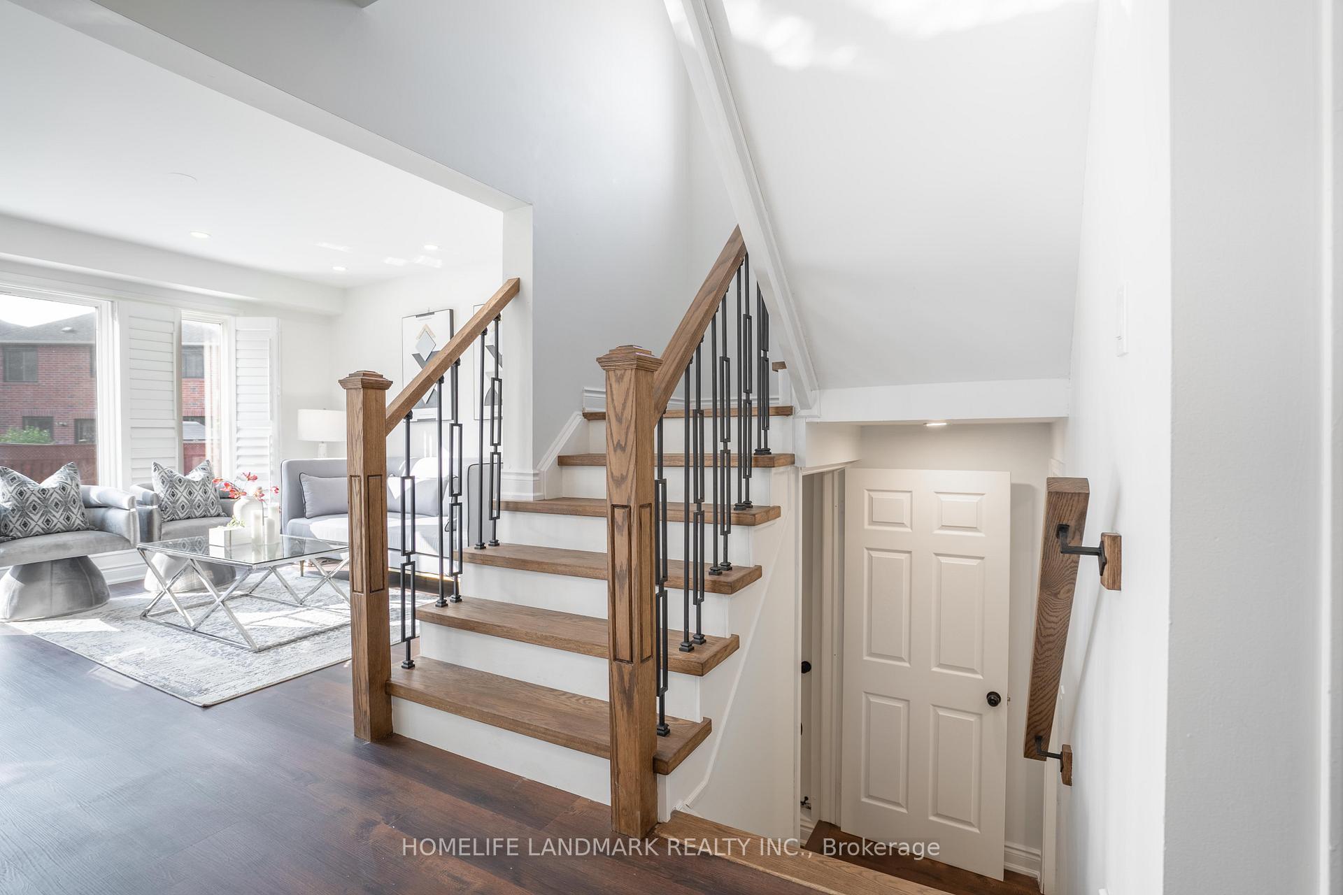 Photo 8 of 36 Frontenac Crescent, Brampton, Fletcher's Meadow — HOMEH