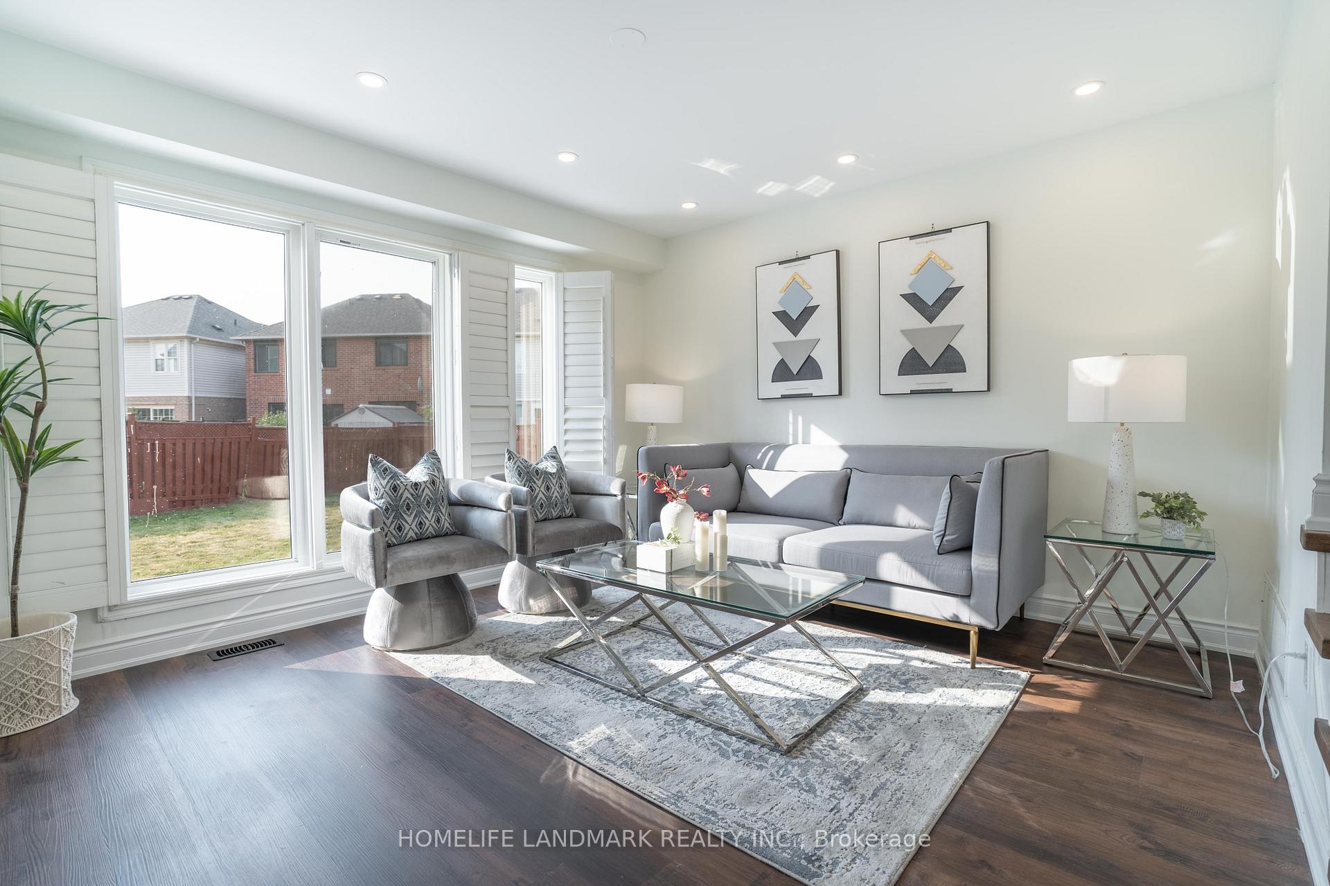 Photo 9 of 36 Frontenac Crescent, Brampton, Fletcher's Meadow — HOMEH