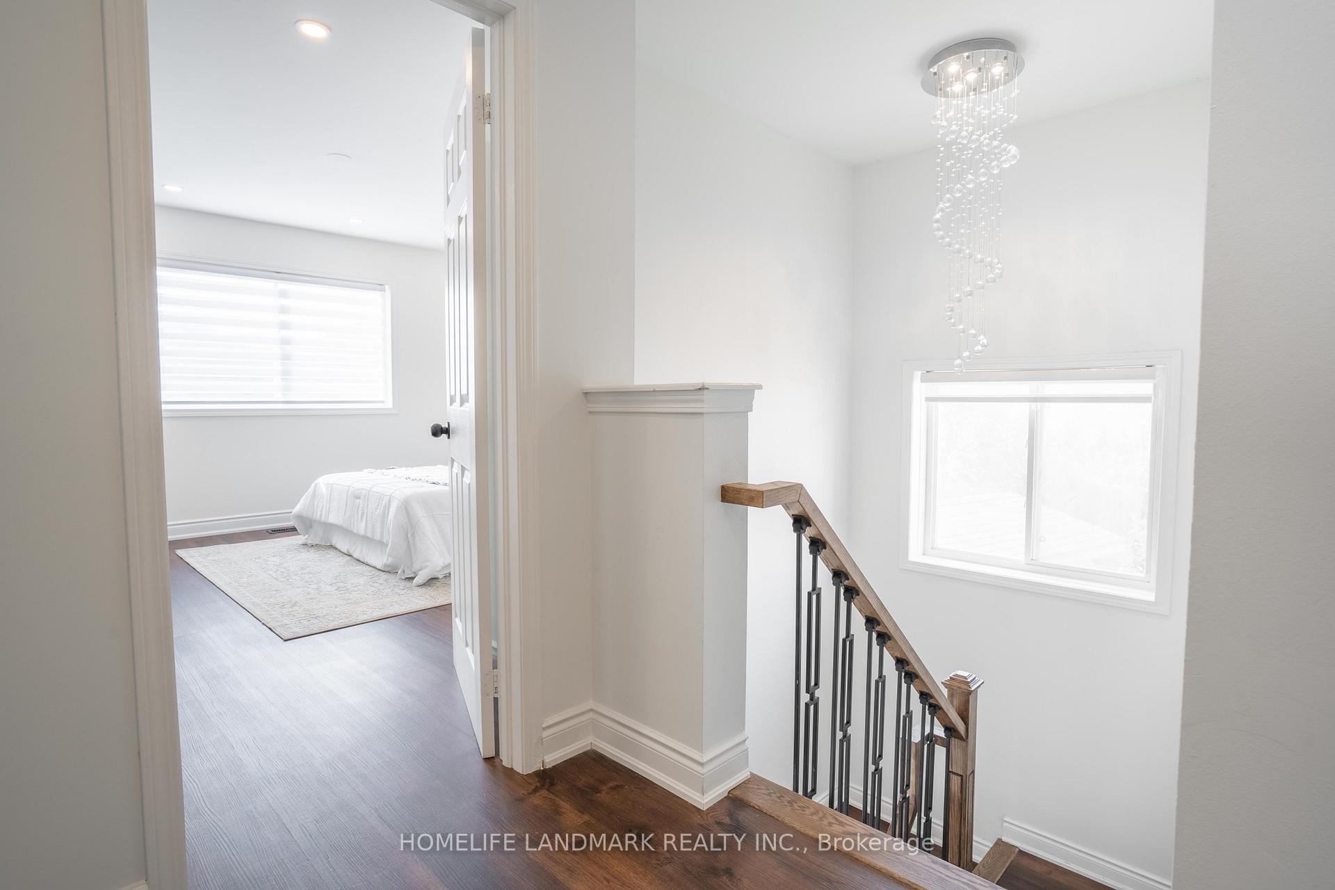 Photo 16 of 36 Frontenac Crescent, Brampton, Fletcher's Meadow — HOMEH