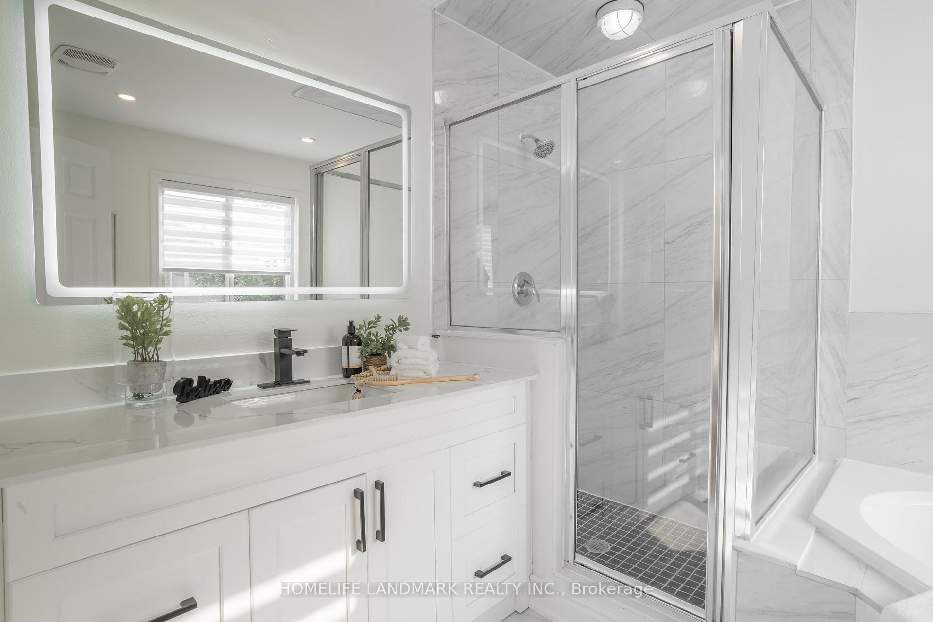 Photo 18 of 36 Frontenac Crescent, Brampton, Fletcher's Meadow — HOMEH