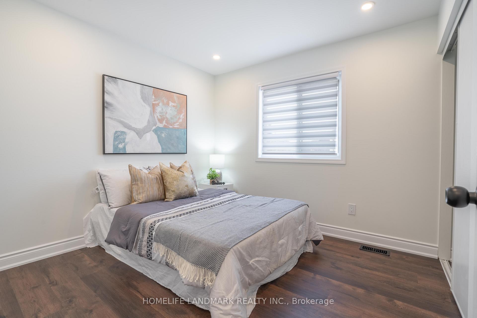 Photo 25 of 36 Frontenac Crescent, Brampton, Fletcher's Meadow — HOMEH