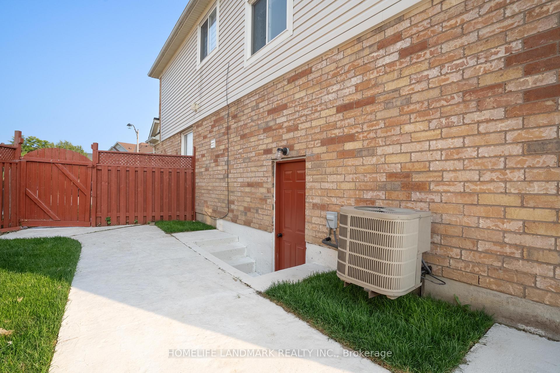 Photo 39 of 36 Frontenac Crescent, Brampton, Fletcher's Meadow — HOMEH