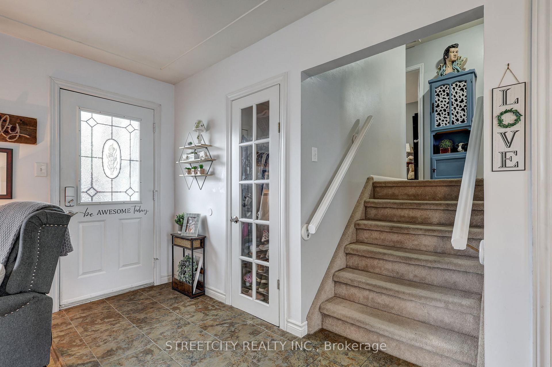 Photo 3 of 170 Locust Street, St. Thomas — HOMEH