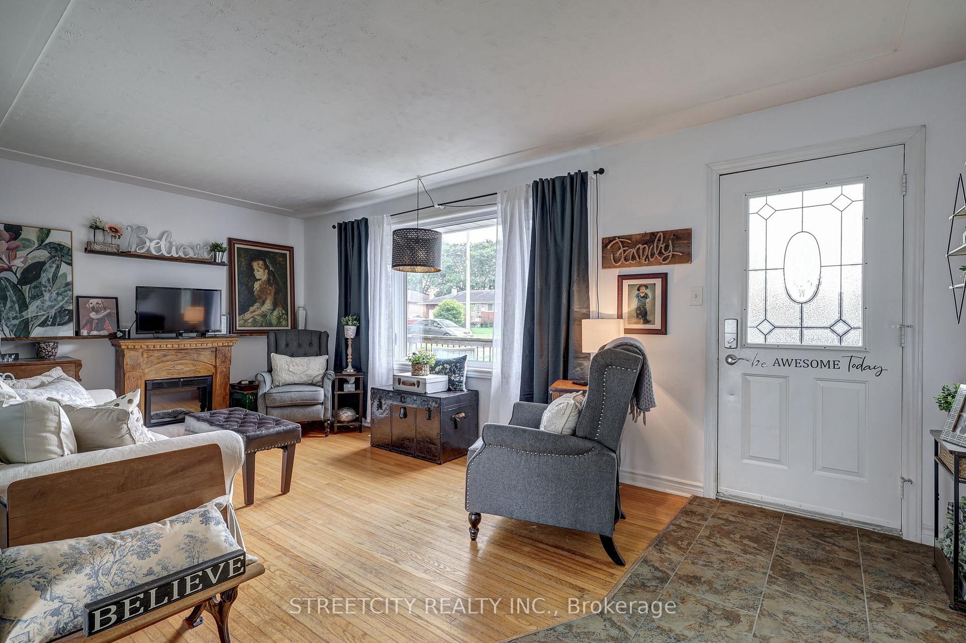 Photo 4 of 170 Locust Street, St. Thomas — HOMEH