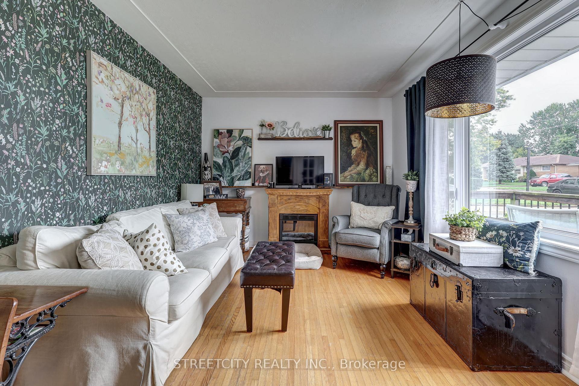 Photo 6 of 170 Locust Street, St. Thomas — HOMEH