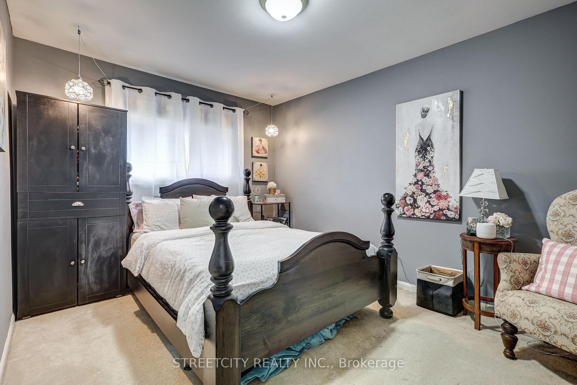Photo 17 of 170 Locust Street, St. Thomas — HOMEH