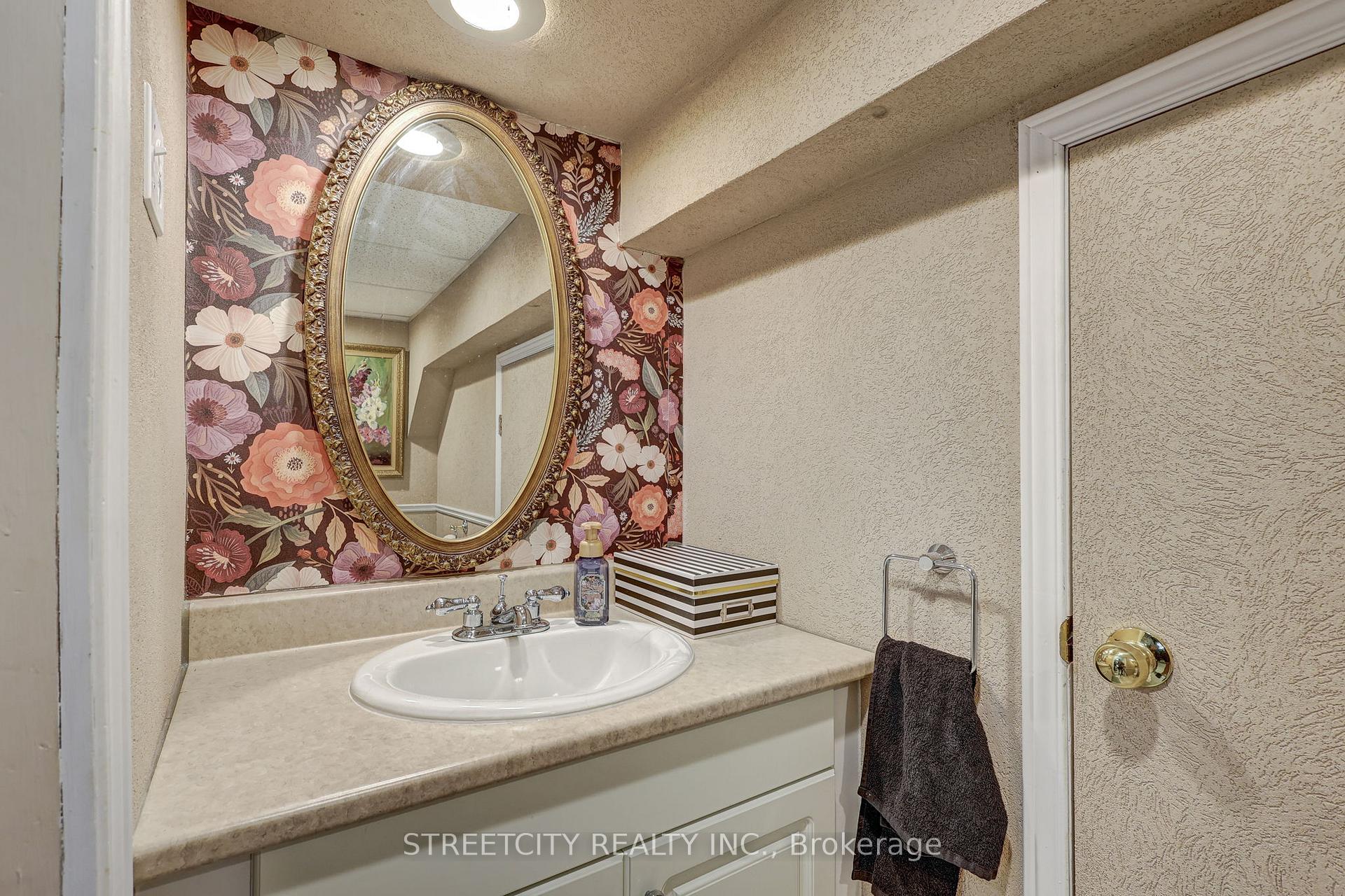 Photo 26 of 170 Locust Street, St. Thomas — HOMEH