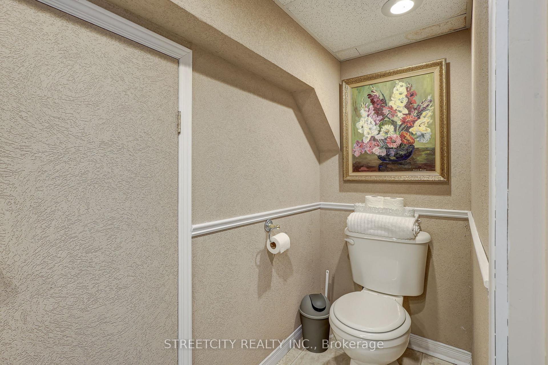 Photo 27 of 170 Locust Street, St. Thomas — HOMEH