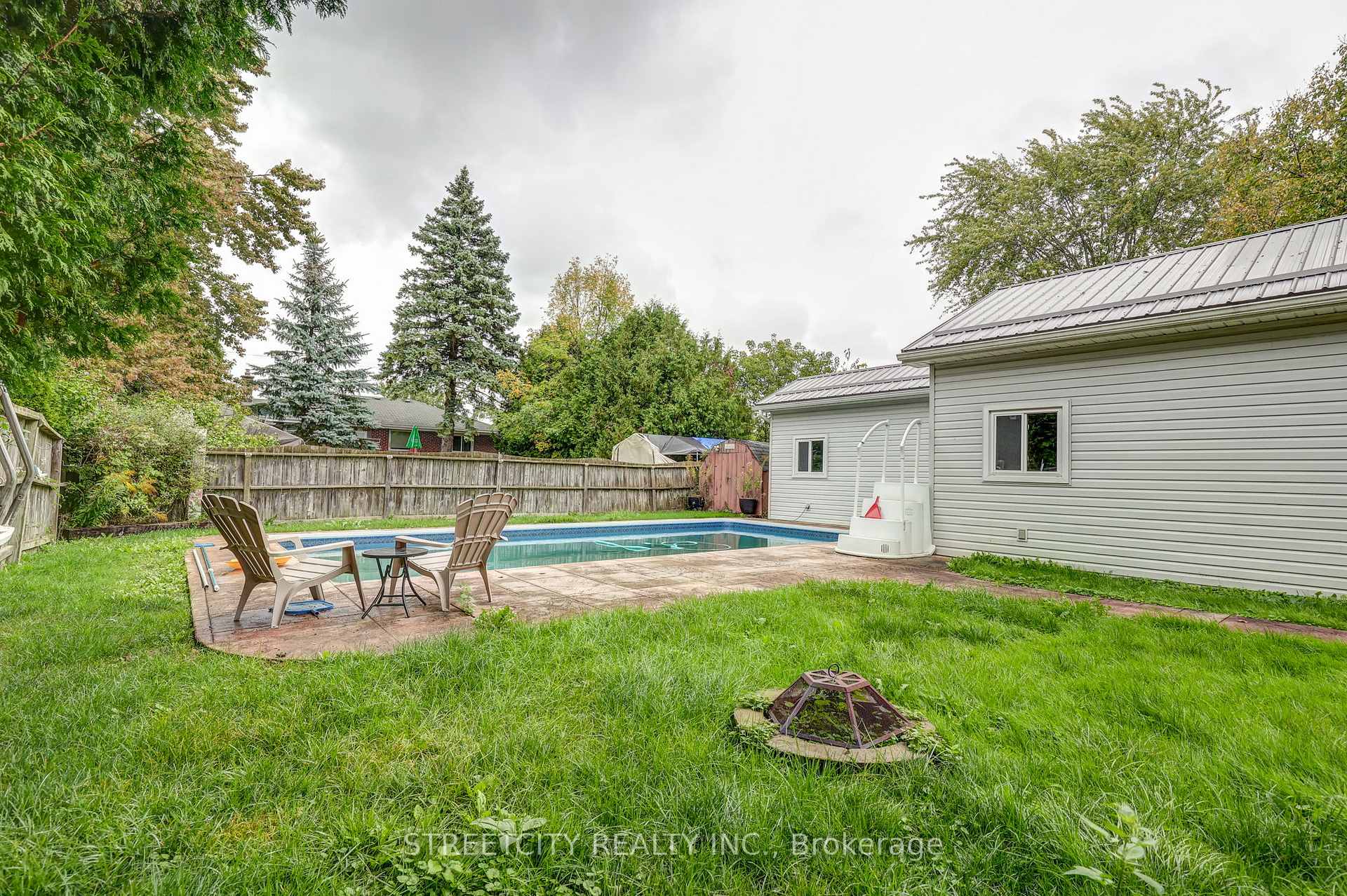 Photo 33 of 170 Locust Street, St. Thomas — HOMEH