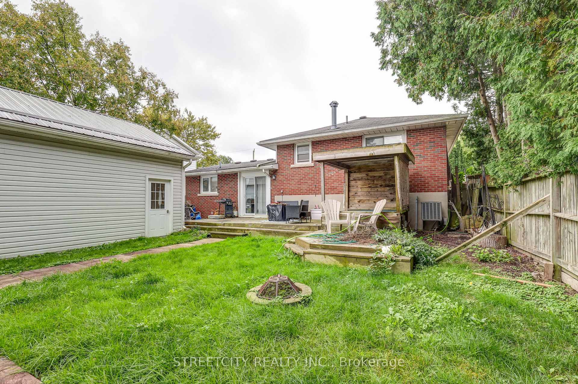 Photo 36 of 170 Locust Street, St. Thomas — HOMEH