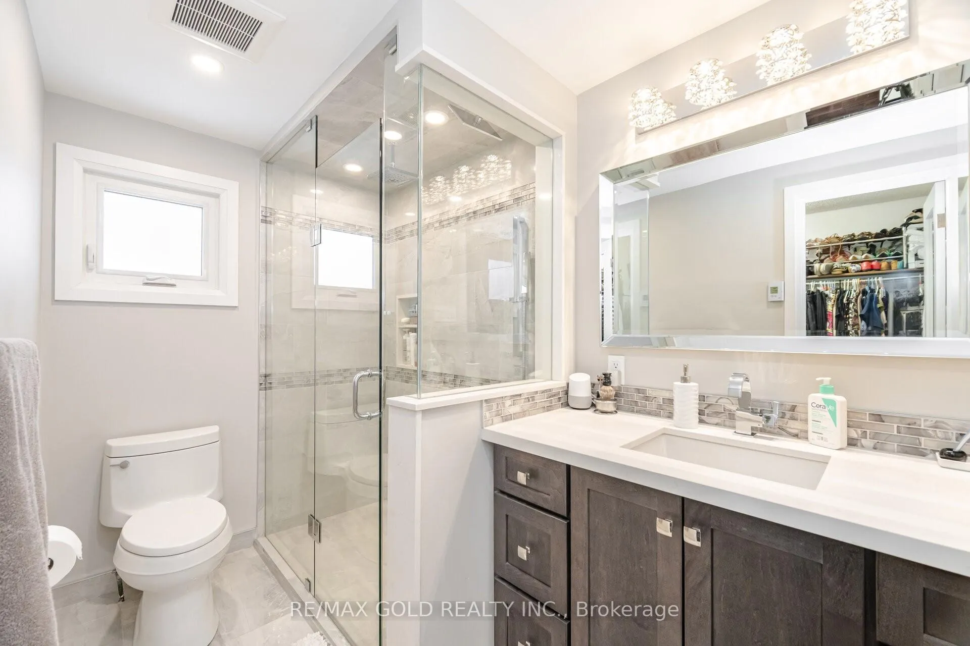 Photo 17 of 62 Oleander Crescent, Brampton, Heart Lake East — HOMEH