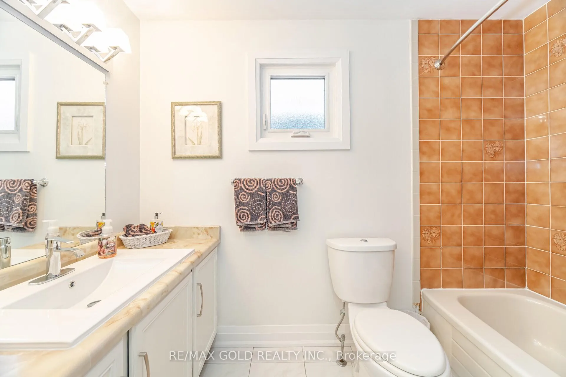 Photo 19 of 62 Oleander Crescent, Brampton, Heart Lake East — HOMEH
