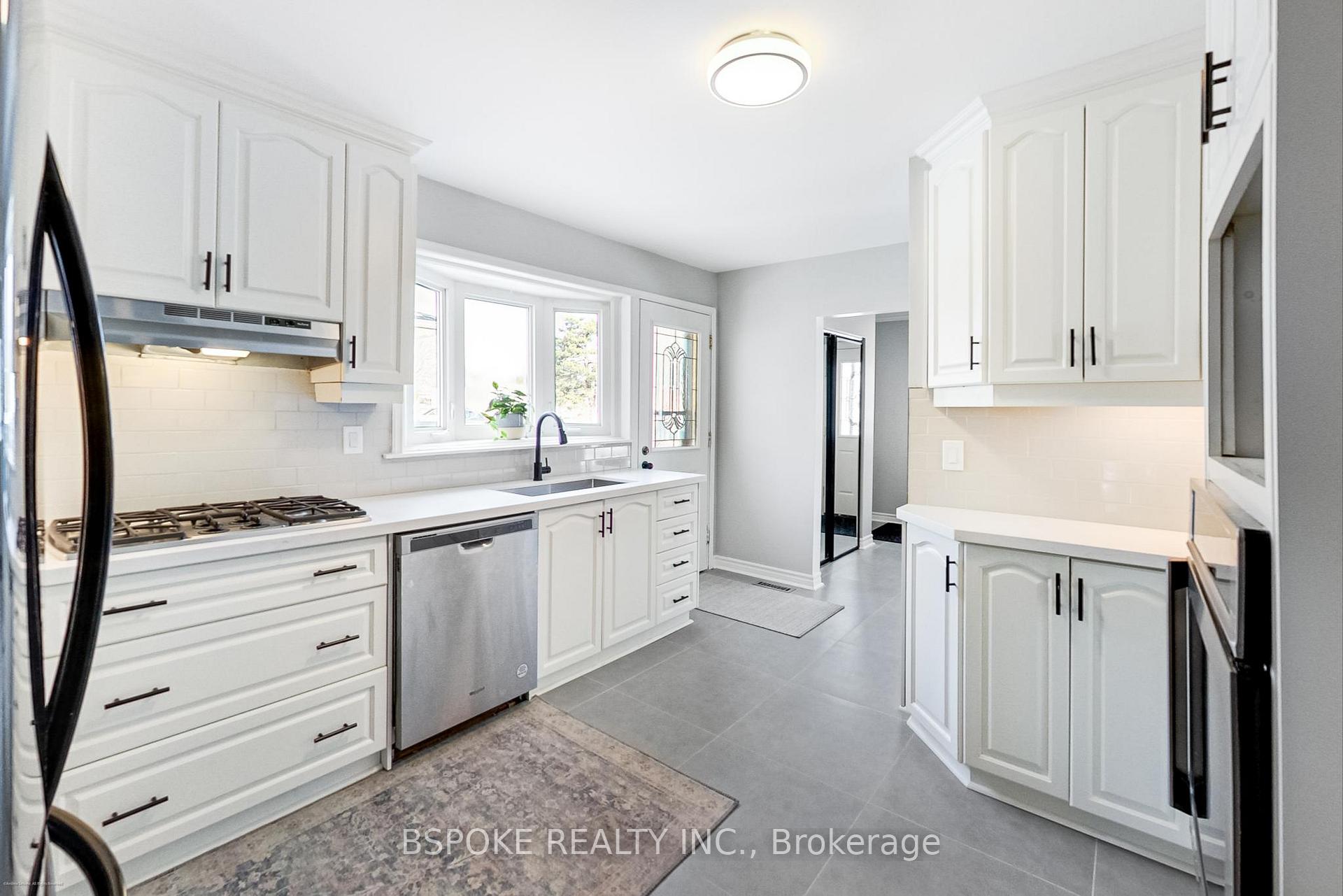 Photo 31 of 191 Avondale Boulevard, Brampton, Avondale — HOMEH