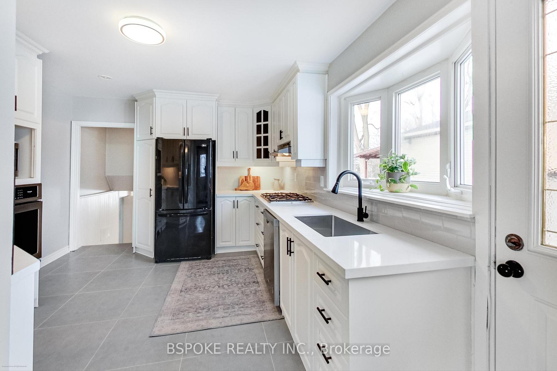 Photo 9 of 191 Avondale Boulevard, Brampton, Avondale — HOMEH