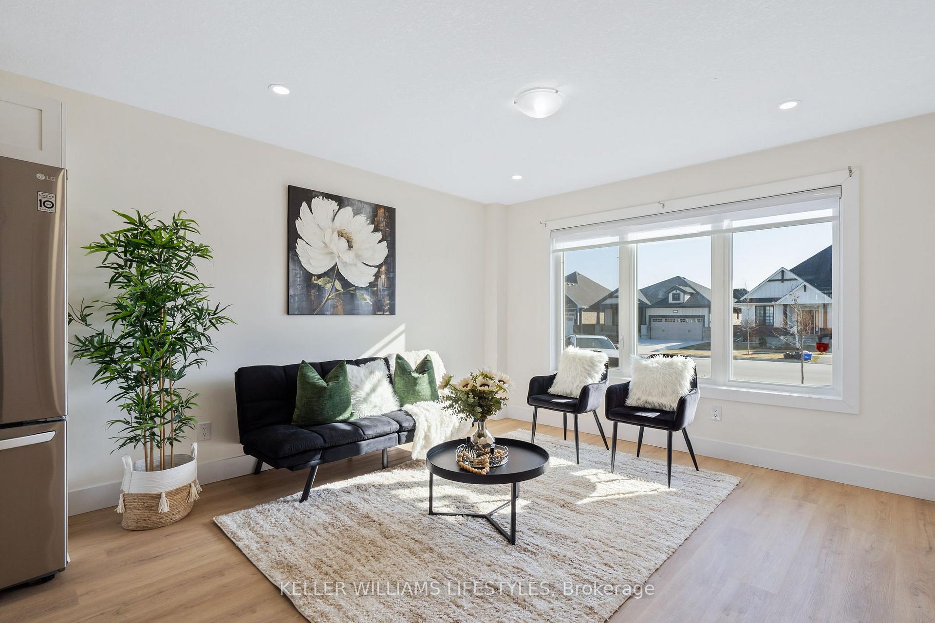 Photo 5 of 114 Renaissance Drive, St. Thomas — HOMEH