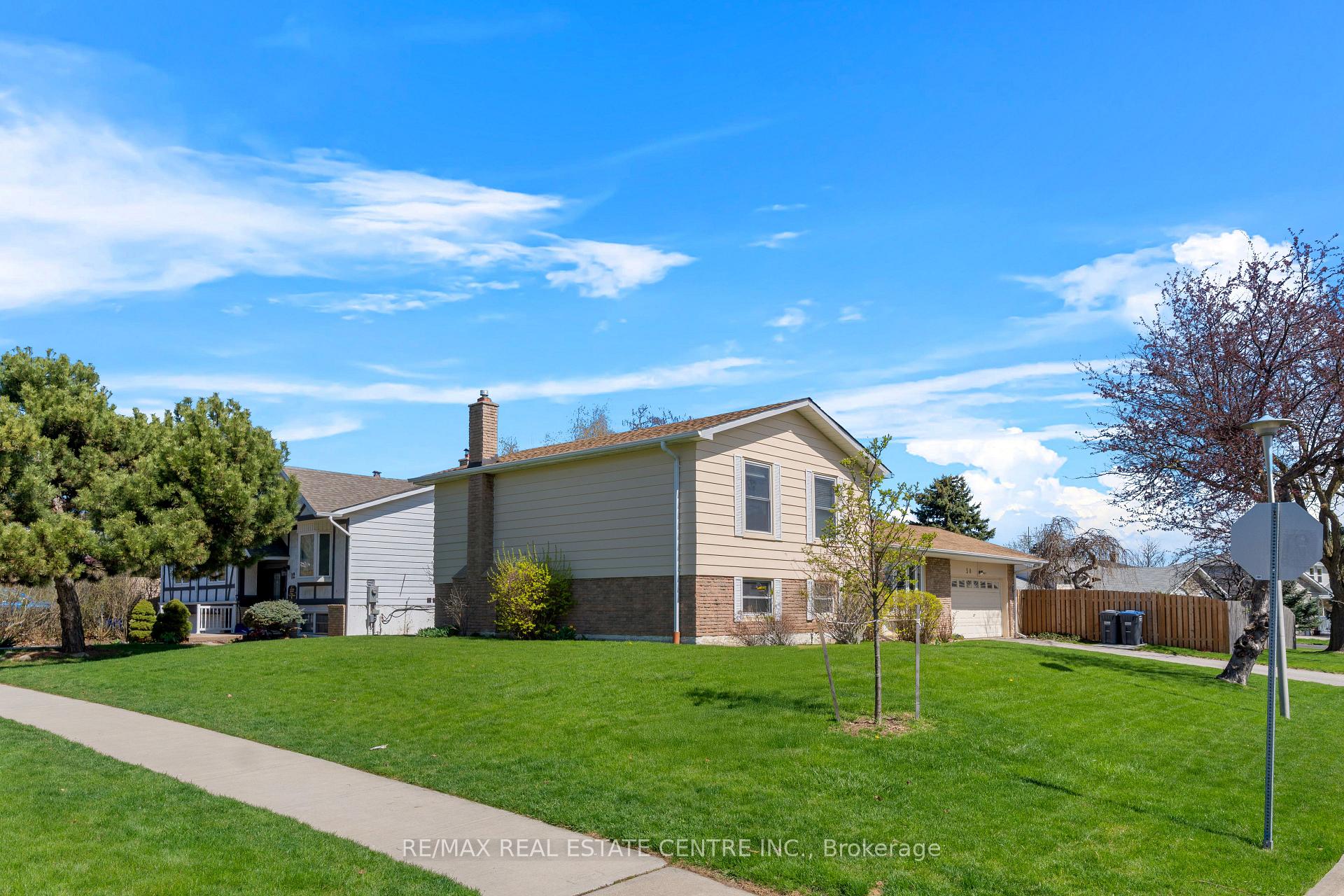 Photo 2 of 50 Jerome Crescent, Brampton, Northgate — HOMEH