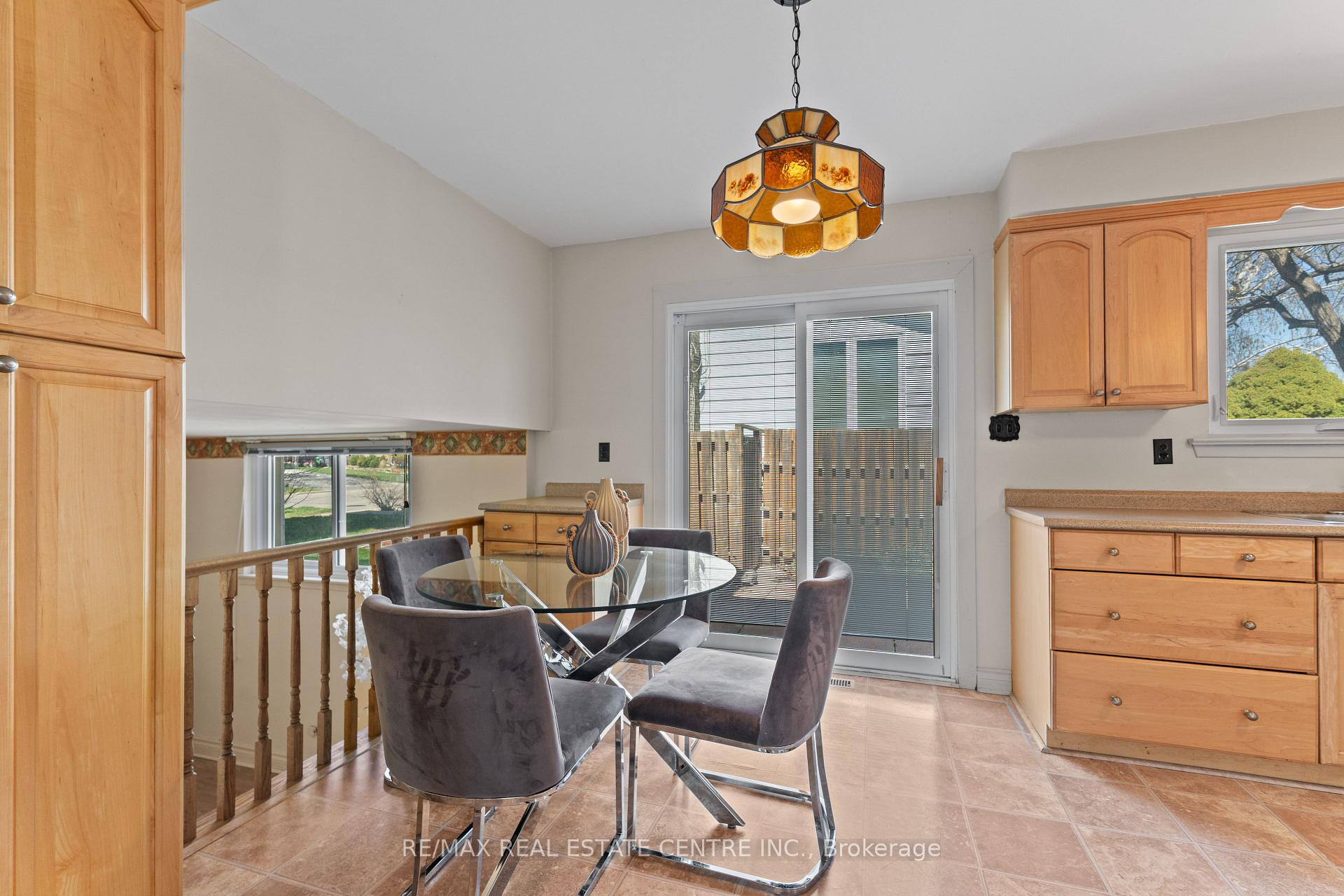 Photo 14 of 50 Jerome Crescent, Brampton, Northgate — HOMEH