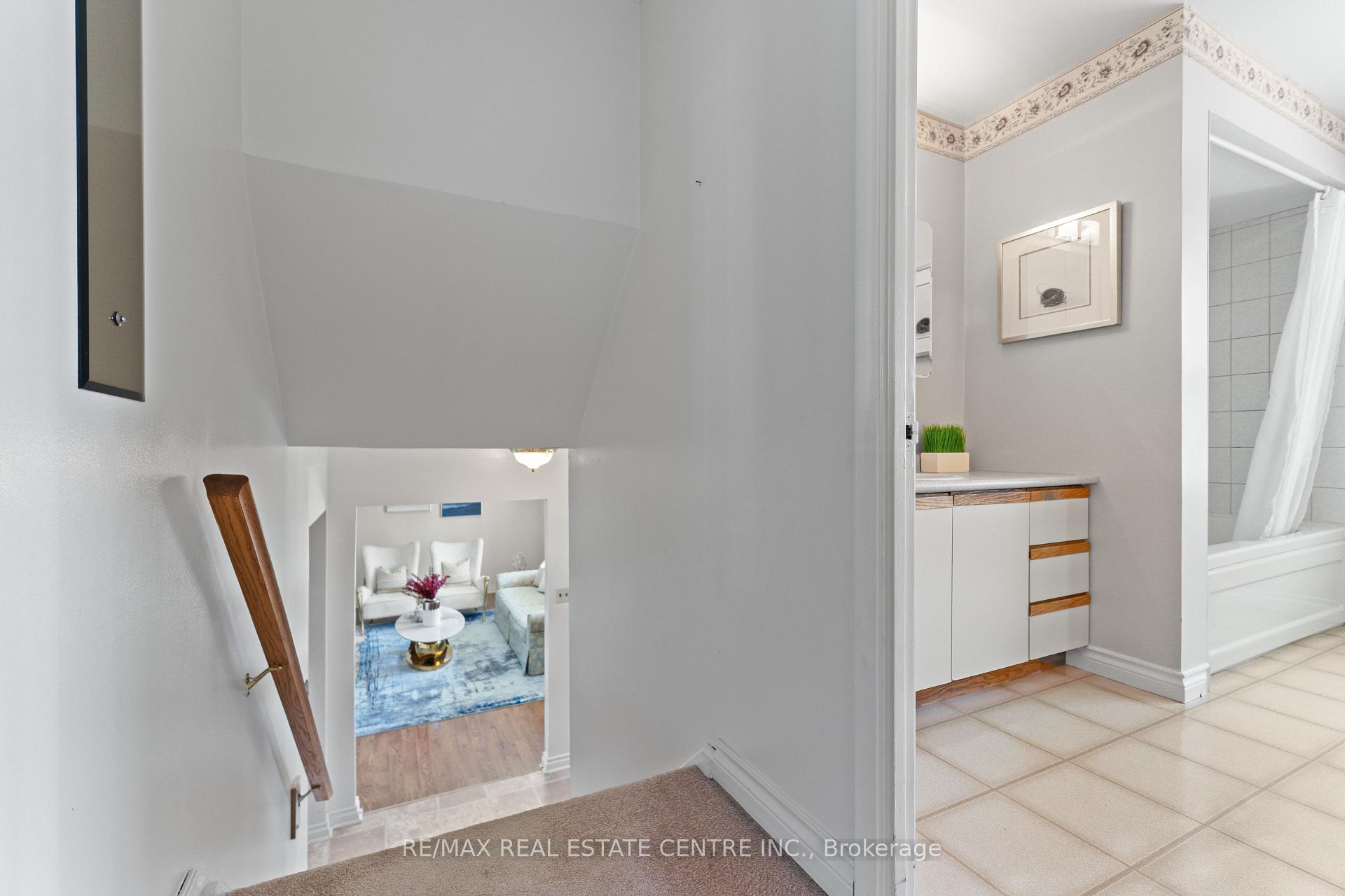 Photo 26 of 50 Jerome Crescent, Brampton, Northgate — HOMEH