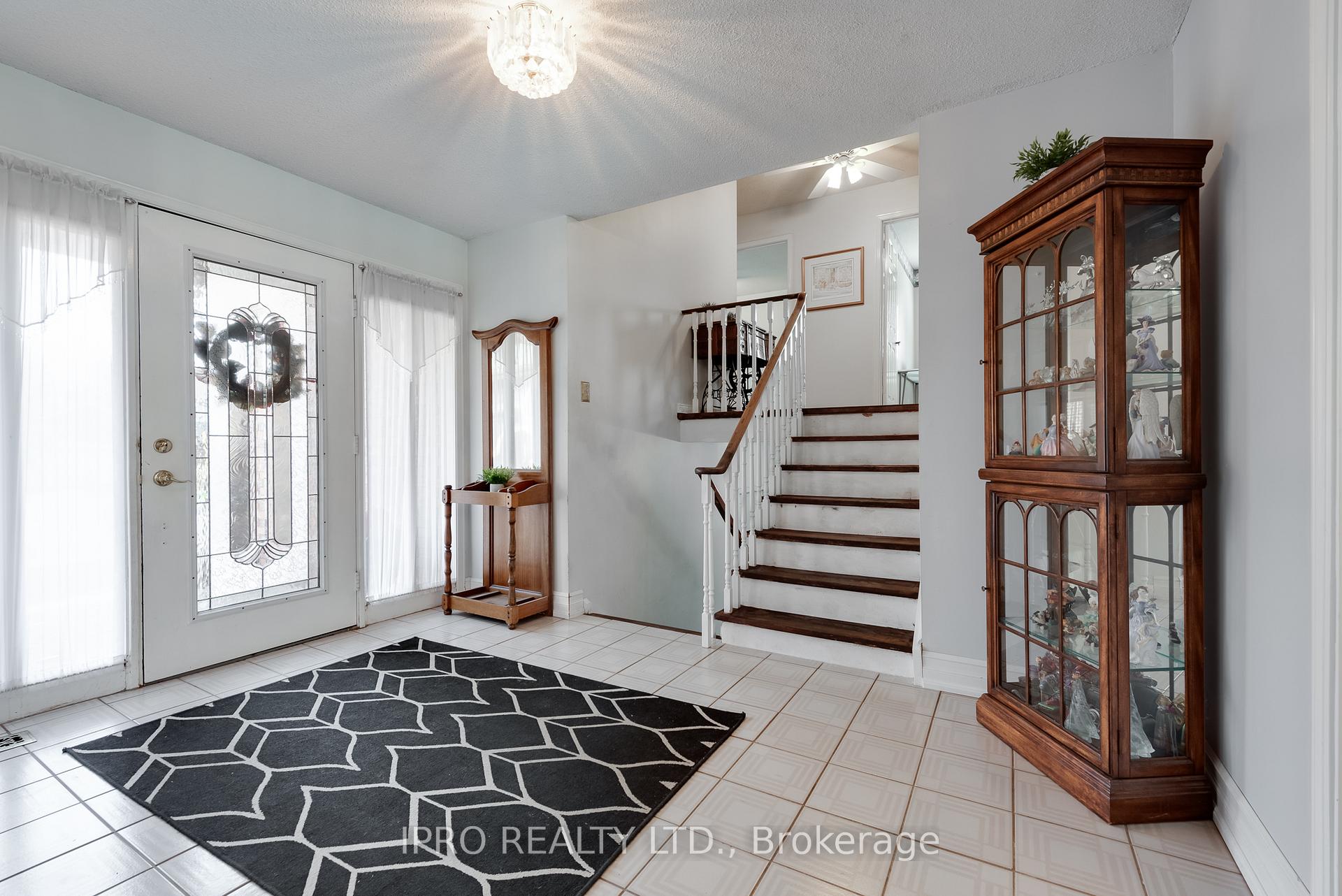 Photo 4 of 5 Oldham Crescent, Brampton, Snelgrove — HOMEH