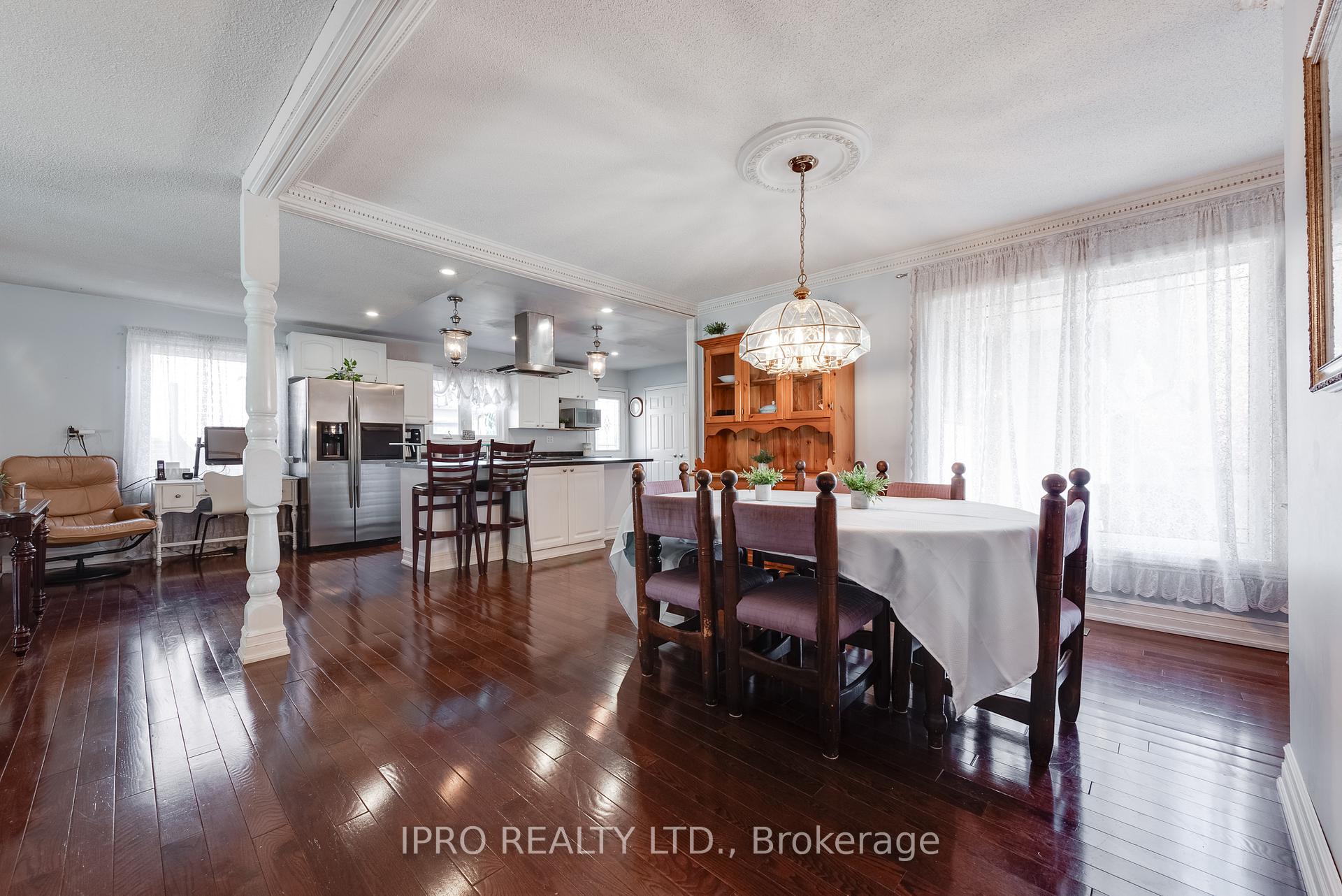 Photo 7 of 5 Oldham Crescent, Brampton, Snelgrove — HOMEH