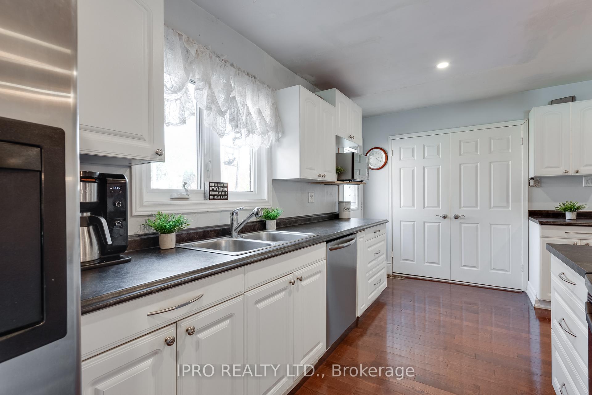 Photo 9 of 5 Oldham Crescent, Brampton, Snelgrove — HOMEH