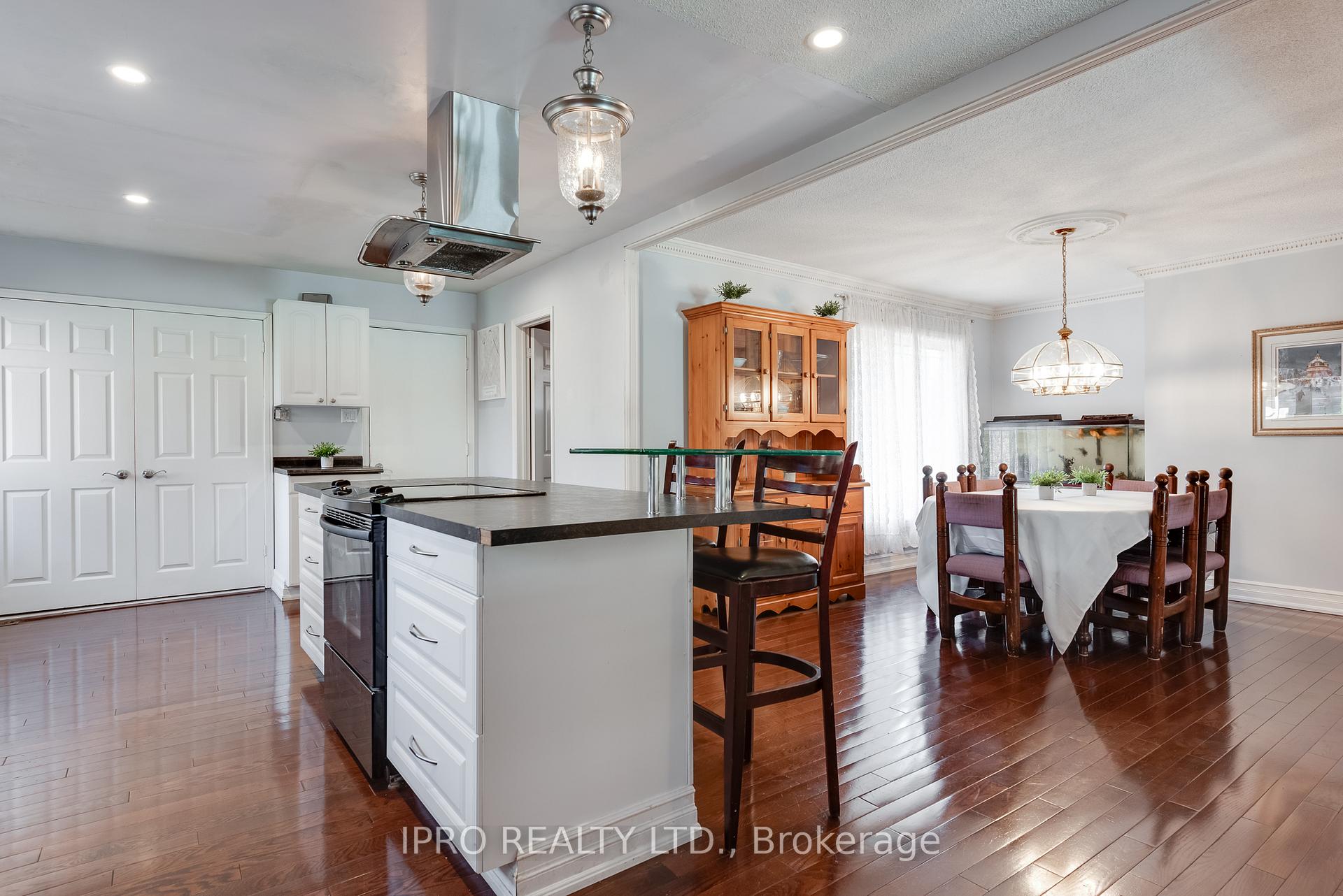 Photo 10 of 5 Oldham Crescent, Brampton, Snelgrove — HOMEH