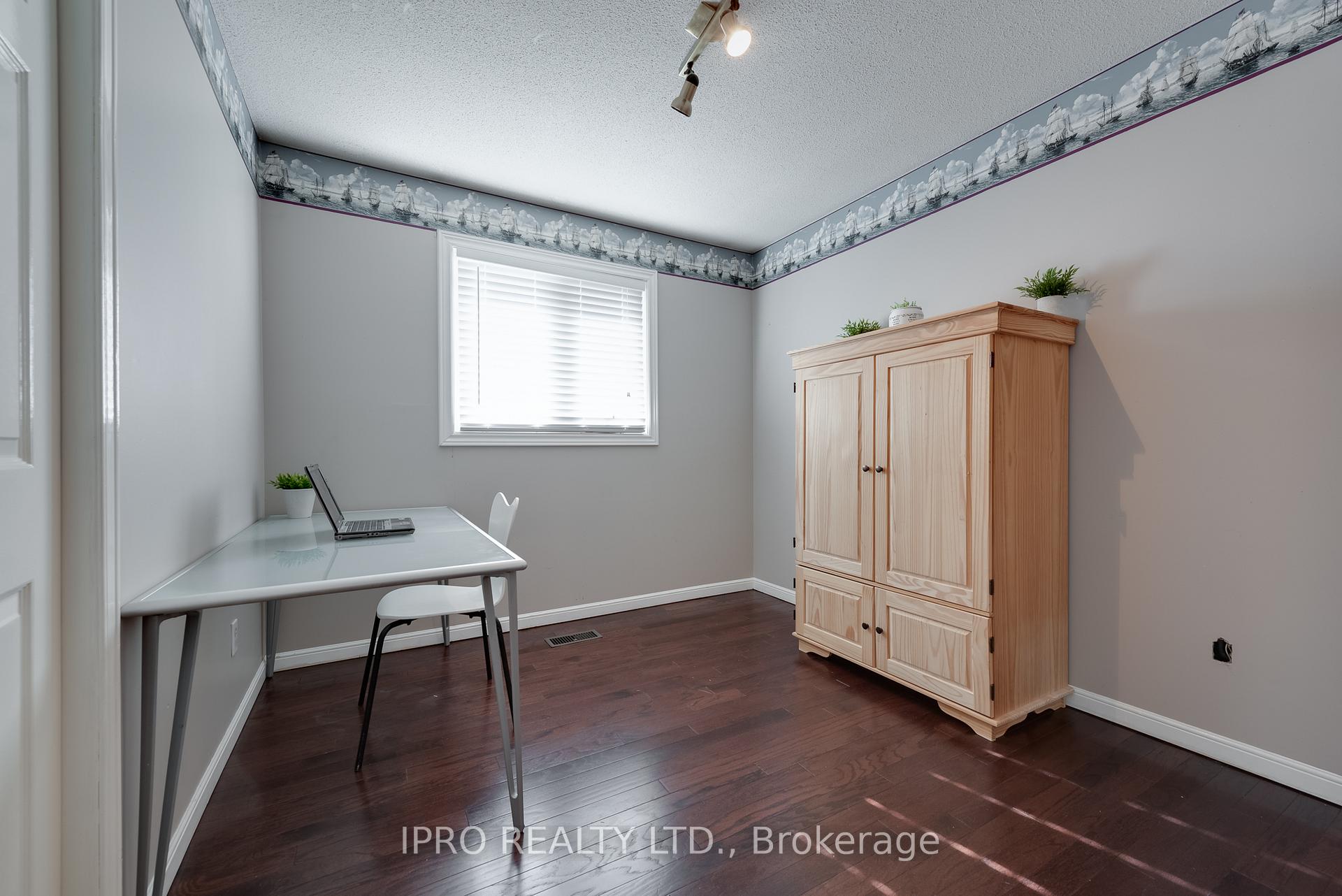 Photo 18 of 5 Oldham Crescent, Brampton, Snelgrove — HOMEH