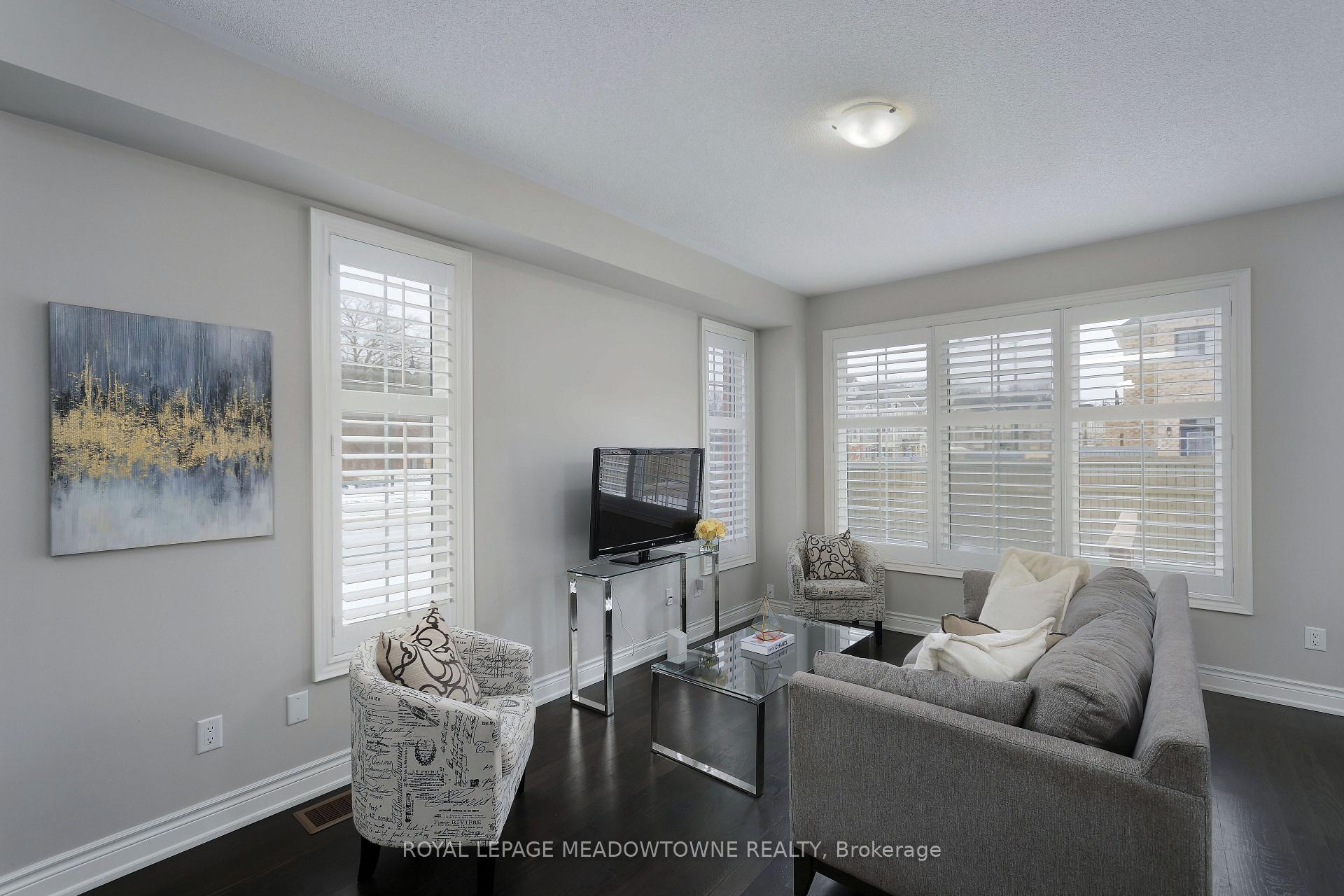 Photo 5 of 1 Brushwood Drive, Brampton, Bram West — HOMEH