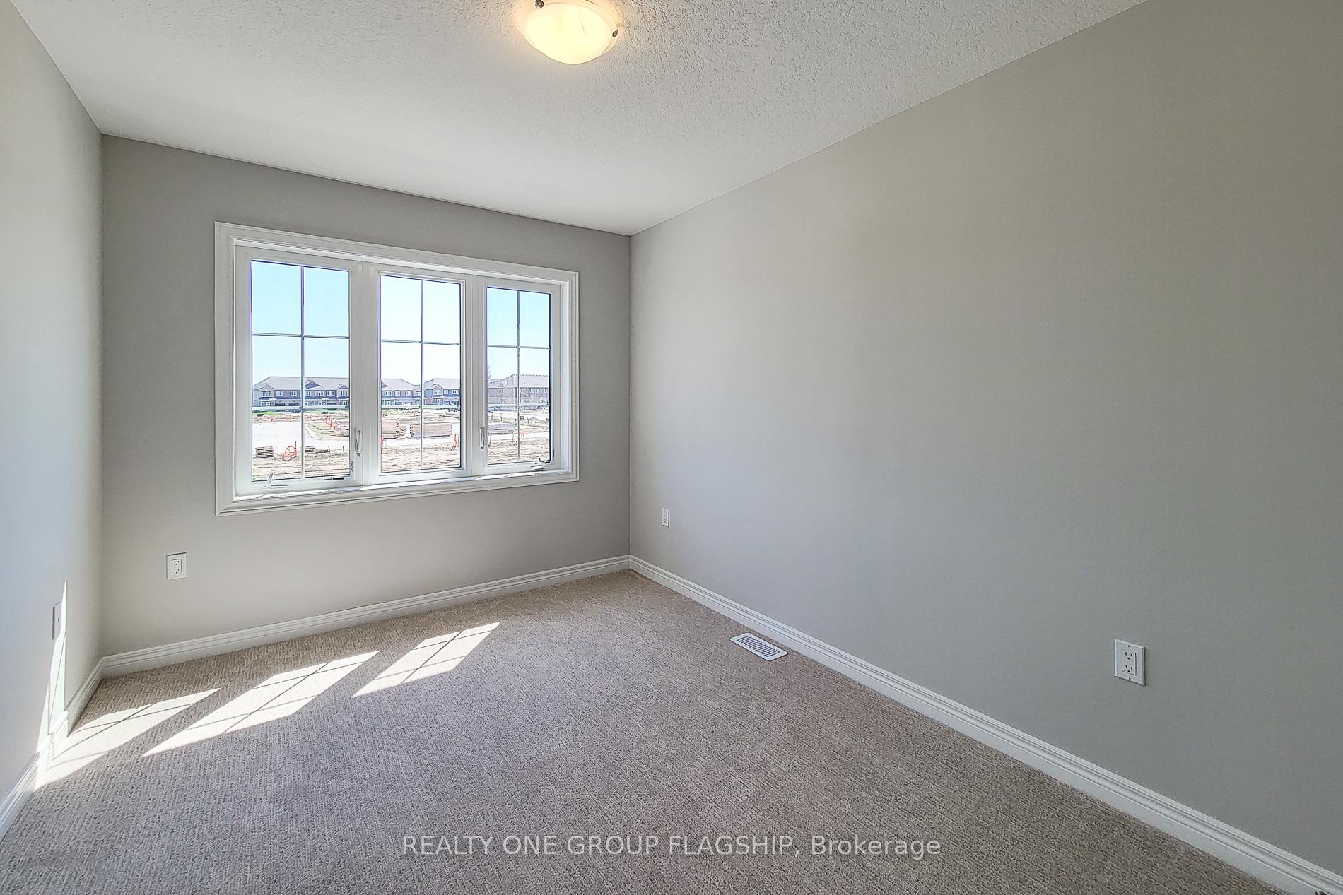 Photo 32 of 59 Lloyd Davies Way, Hamilton, Rural Glanbrook — HOMEH