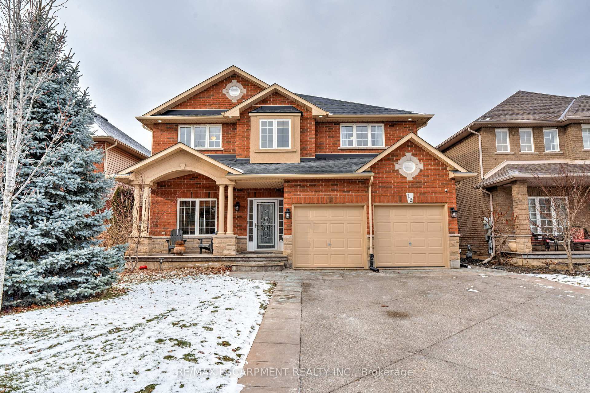 Photo 2 of 12 Edgecroft Crescent, Hamilton, Stoney Creek Mountain — HOMEH