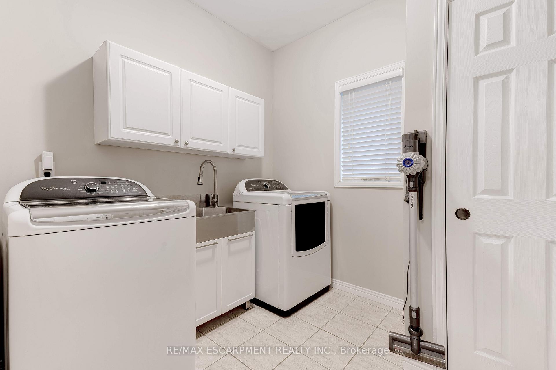 Photo 38 of 12 Edgecroft Crescent, Hamilton, Stoney Creek Mountain — HOMEH
