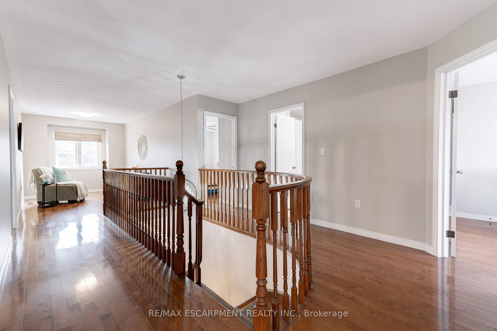 Photo 41 of 12 Edgecroft Crescent, Hamilton, Stoney Creek Mountain — HOMEH