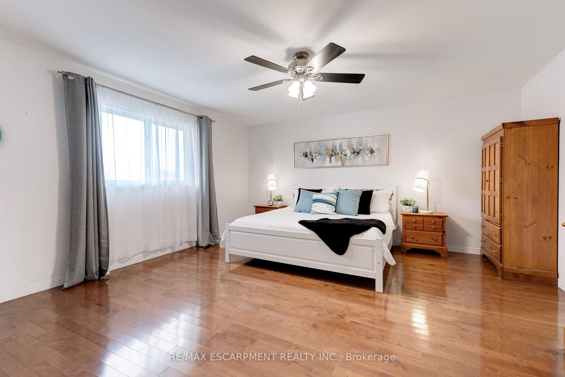 Photo 42 of 12 Edgecroft Crescent, Hamilton, Stoney Creek Mountain — HOMEH