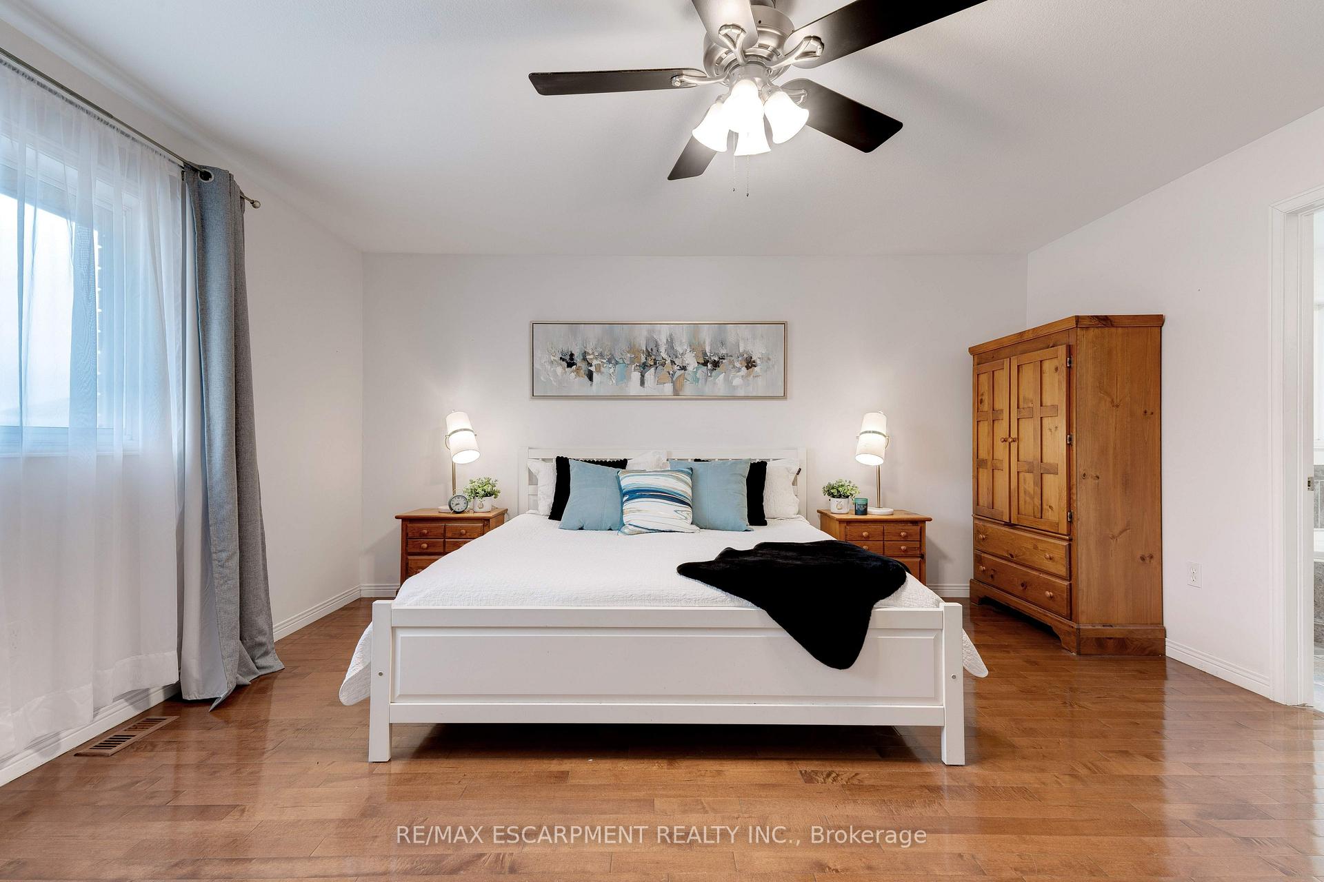 Photo 43 of 12 Edgecroft Crescent, Hamilton, Stoney Creek Mountain — HOMEH