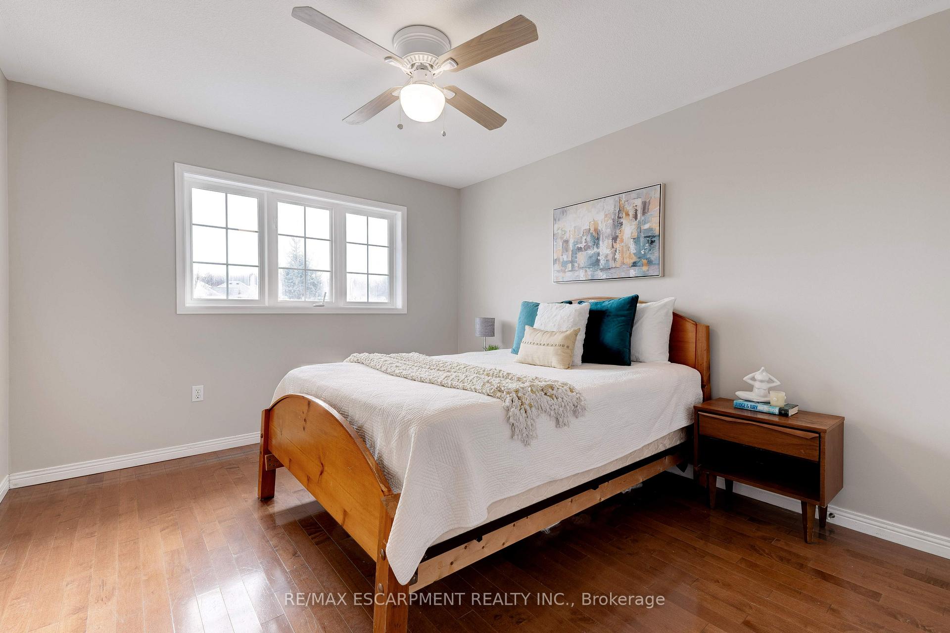 Photo 47 of 12 Edgecroft Crescent, Hamilton, Stoney Creek Mountain — HOMEH