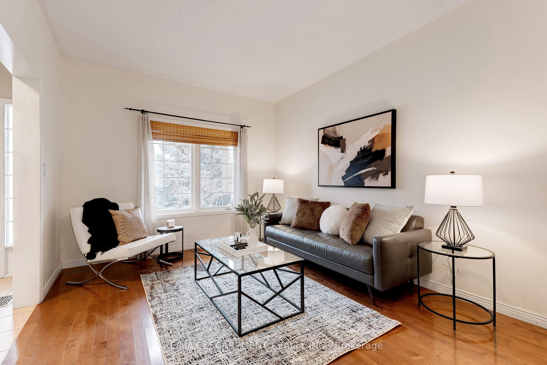 Photo 6 of 12 Edgecroft Crescent, Hamilton, Stoney Creek Mountain — HOMEH