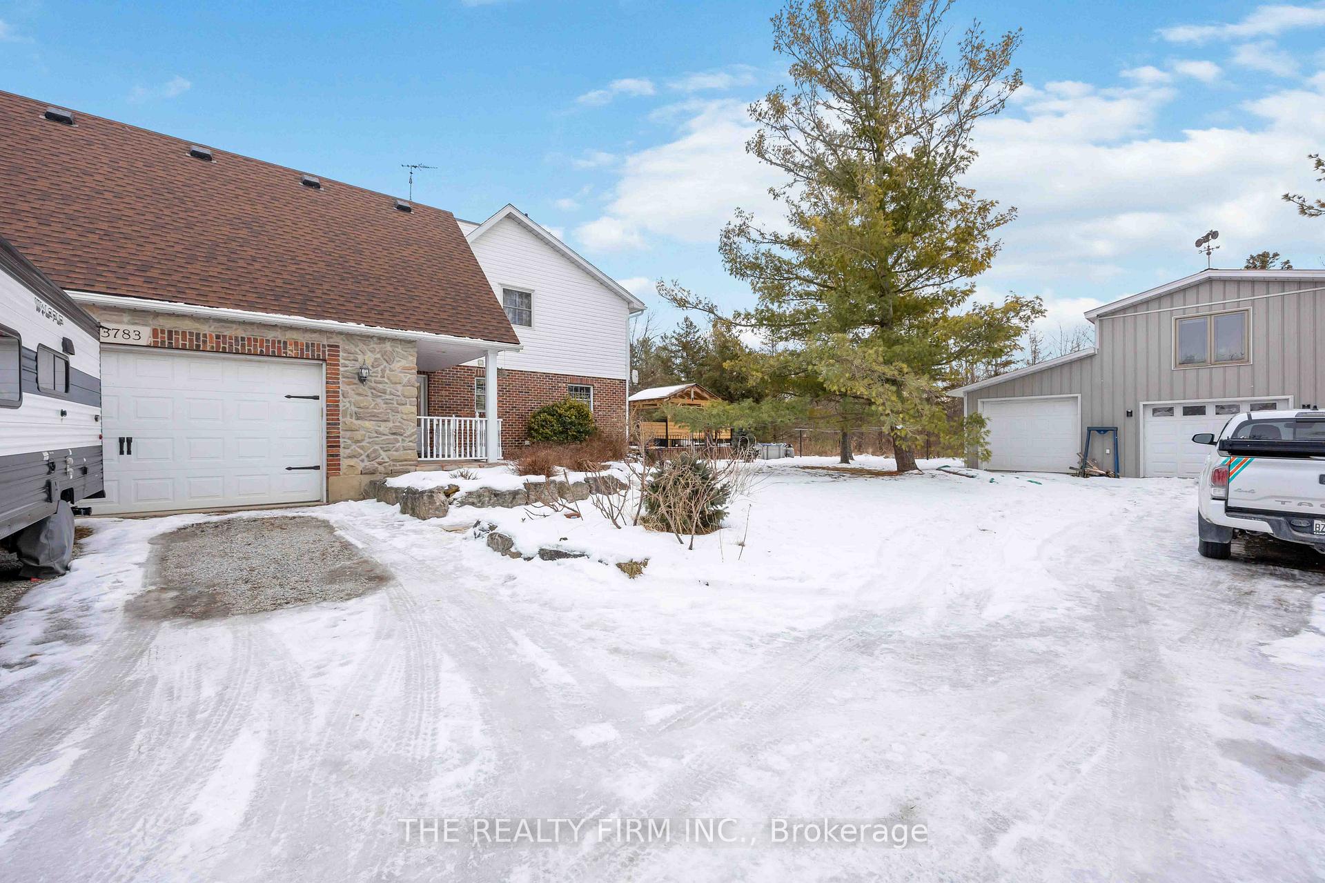 Photo 3 of 3783 Petrolia Line, Enniskillen, Petrolia — HOMEH