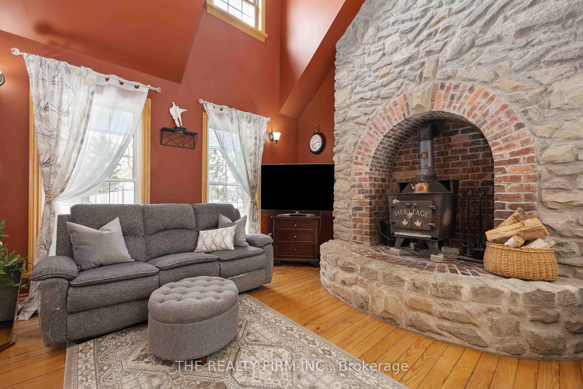 Photo 6 of 3783 Petrolia Line, Enniskillen, Petrolia — HOMEH