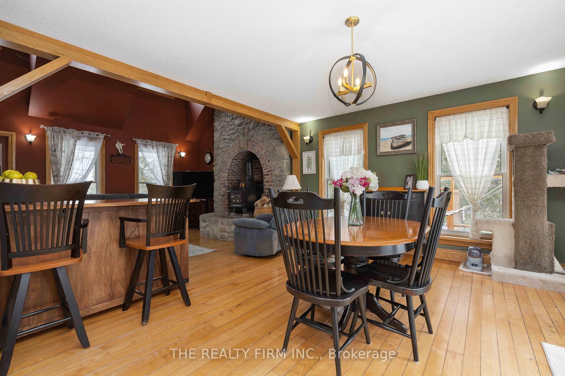 Photo 9 of 3783 Petrolia Line, Enniskillen, Petrolia — HOMEH