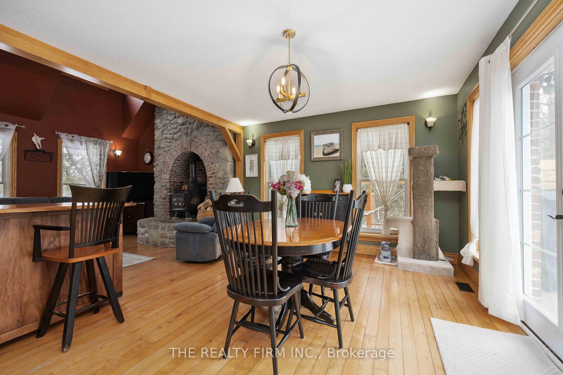Photo 10 of 3783 Petrolia Line, Enniskillen, Petrolia — HOMEH