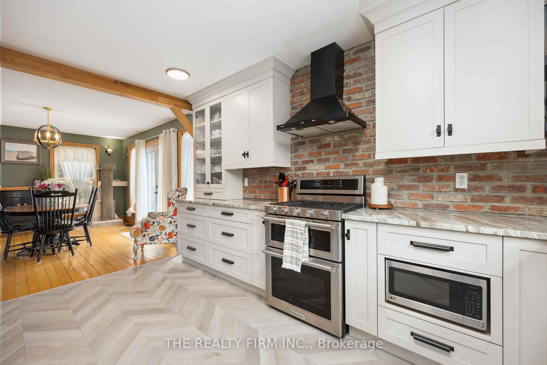 Photo 13 of 3783 Petrolia Line, Enniskillen, Petrolia — HOMEH