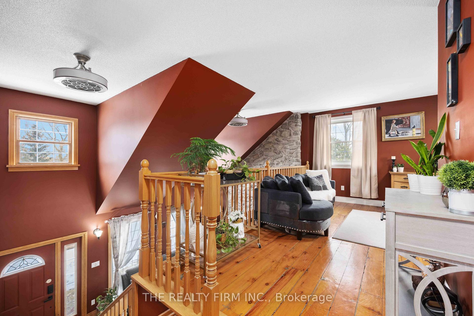 Photo 16 of 3783 Petrolia Line, Enniskillen, Petrolia — HOMEH