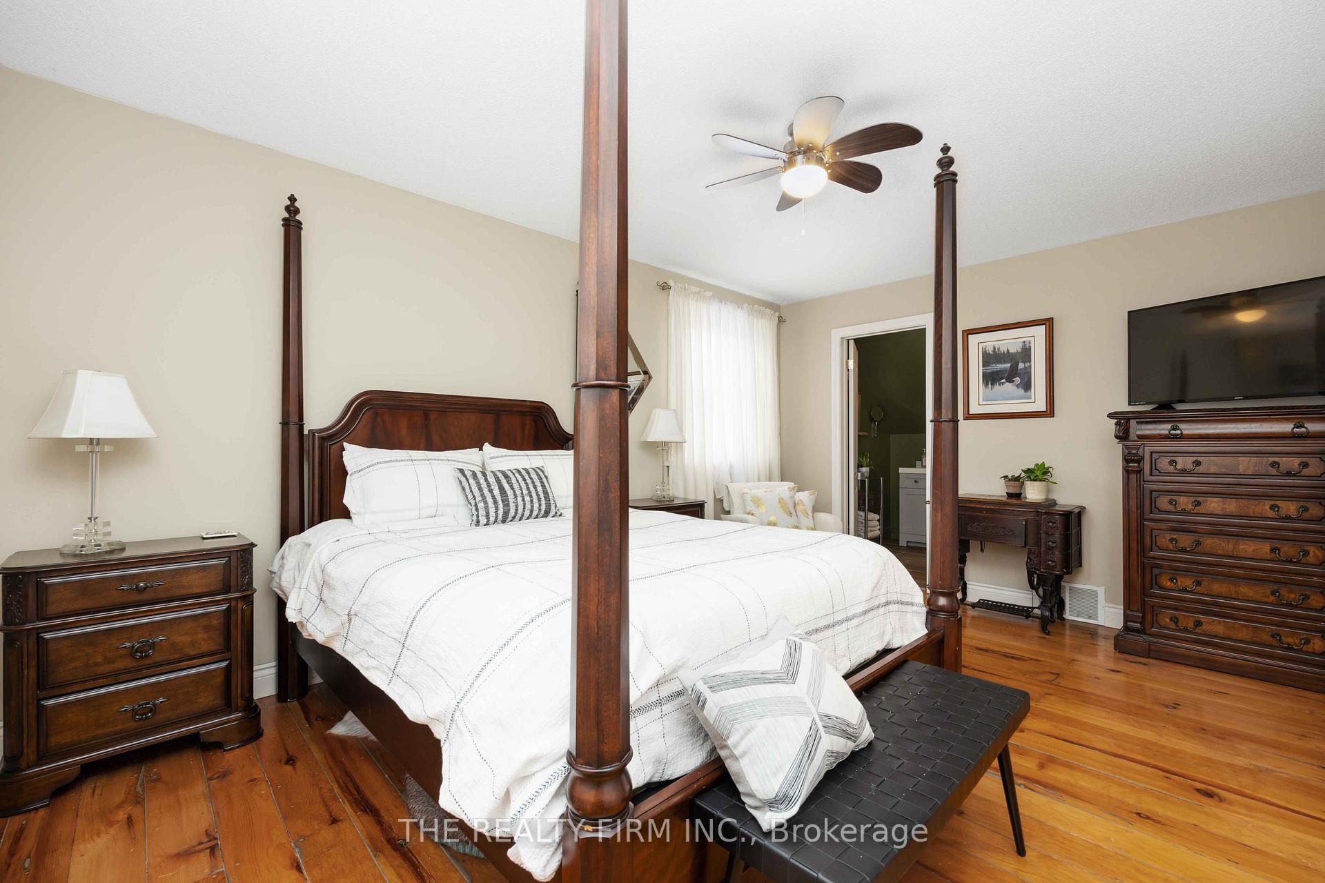 Photo 21 of 3783 Petrolia Line, Enniskillen, Petrolia — HOMEH