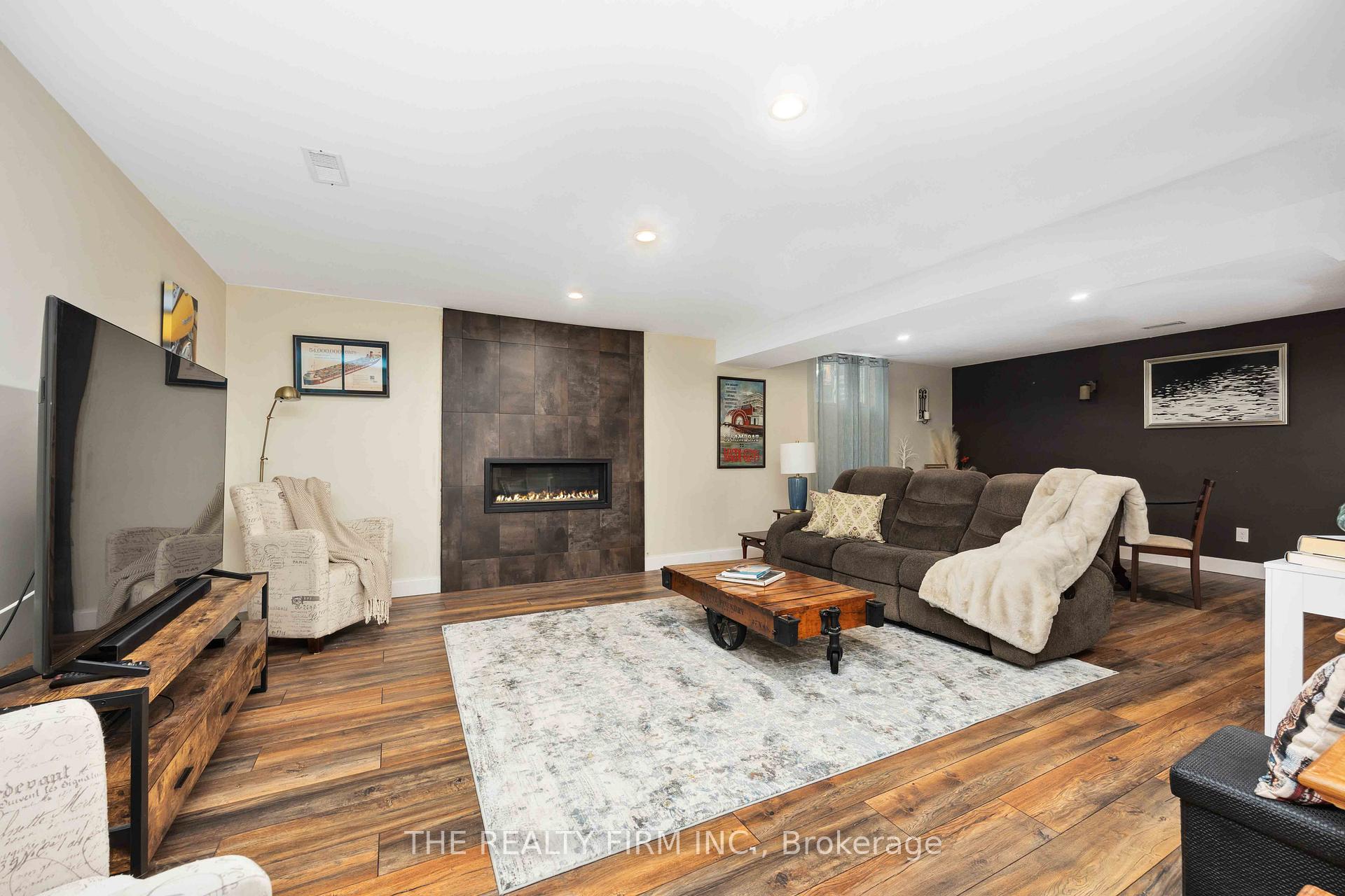 Photo 25 of 3783 Petrolia Line, Enniskillen, Petrolia — HOMEH