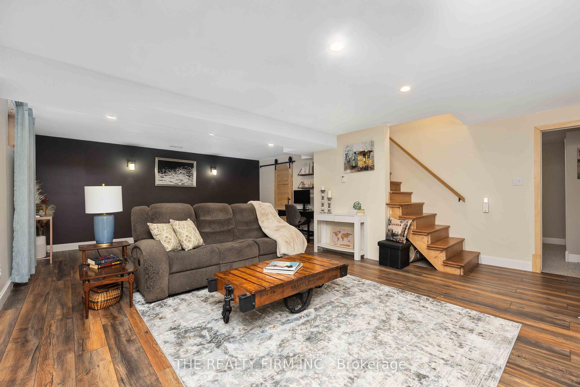 Photo 26 of 3783 Petrolia Line, Enniskillen, Petrolia — HOMEH