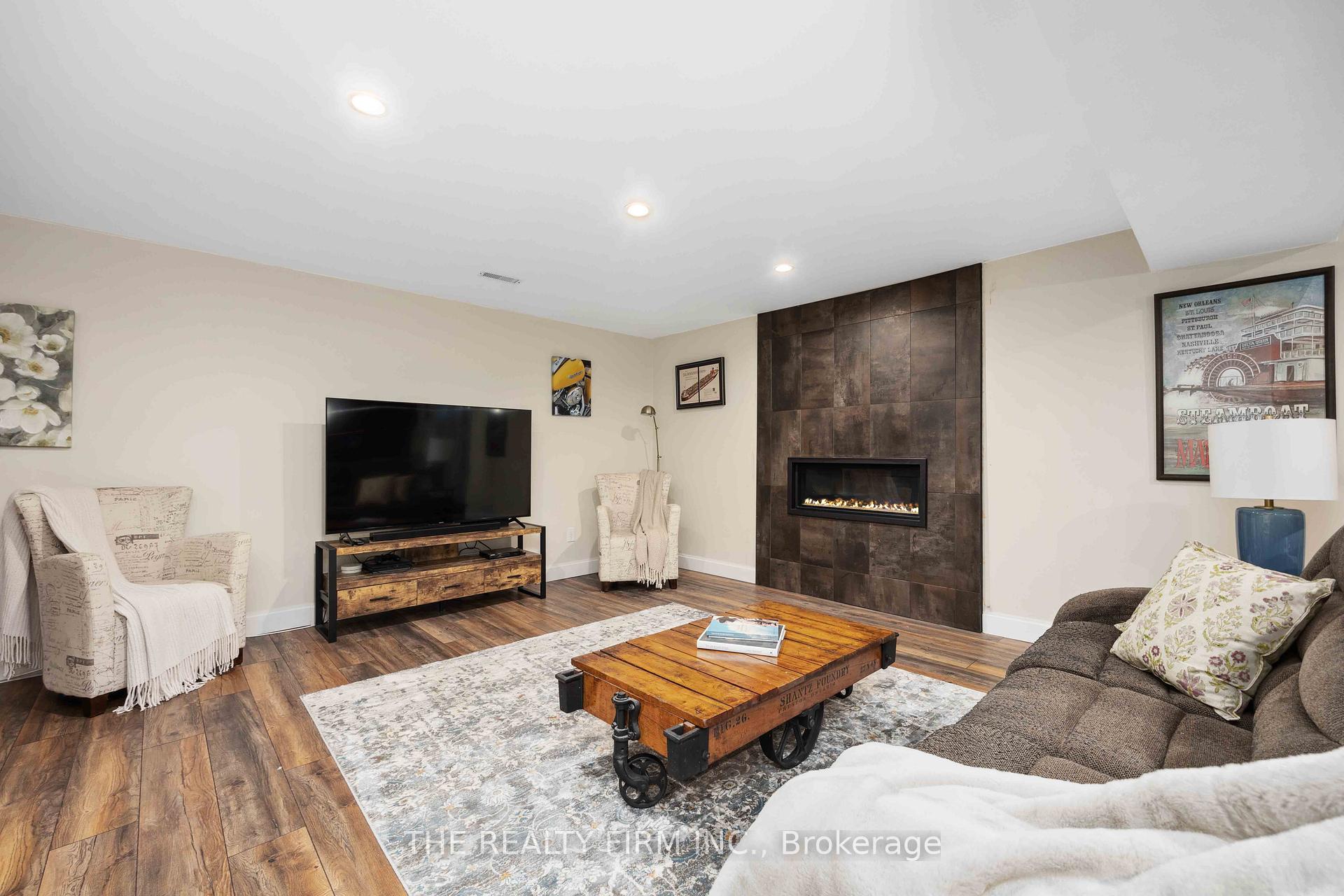 Photo 27 of 3783 Petrolia Line, Enniskillen, Petrolia — HOMEH