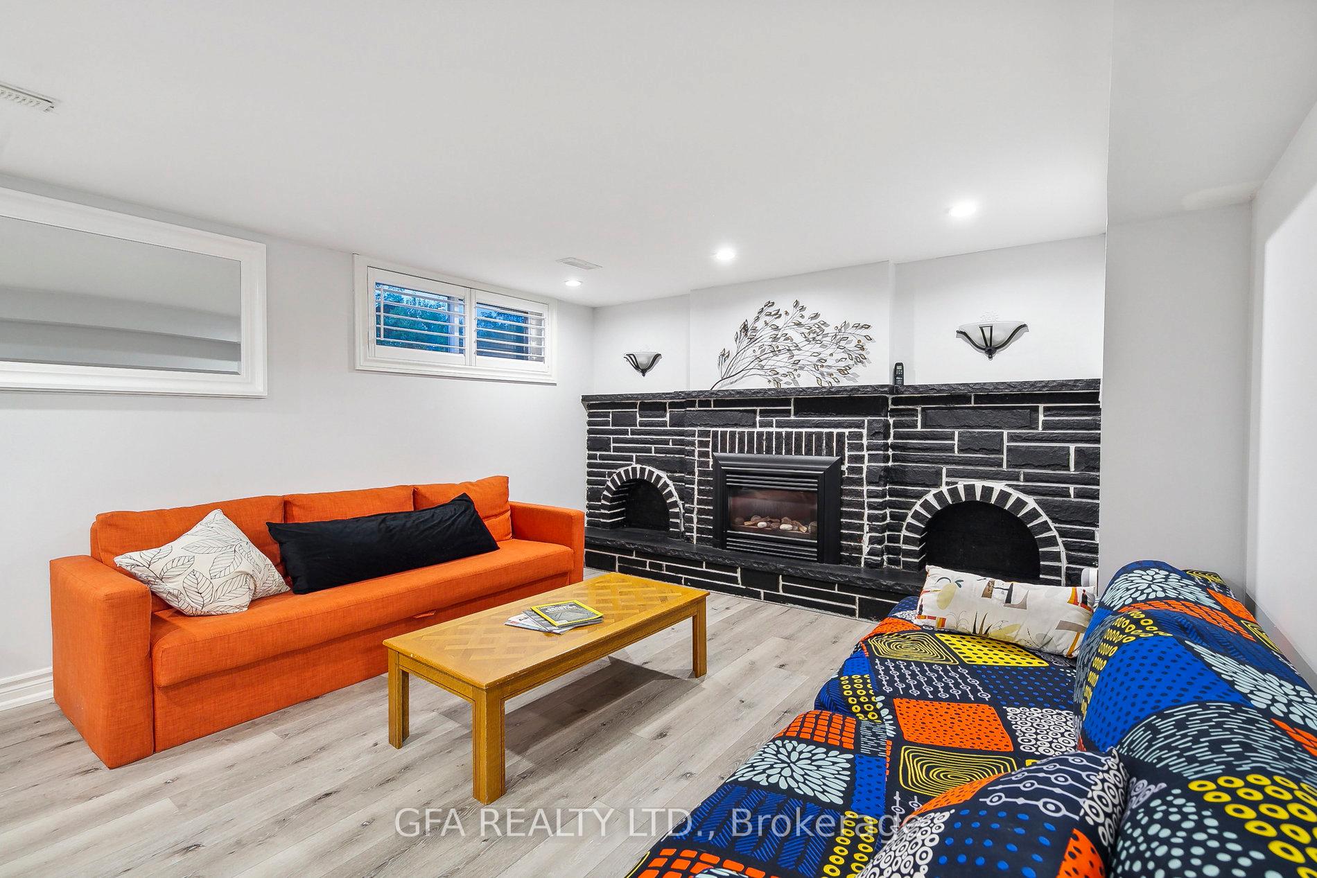 Photo 16 of 8 Laurendale Avenue, Hamilton, Waterdown — HOMEH