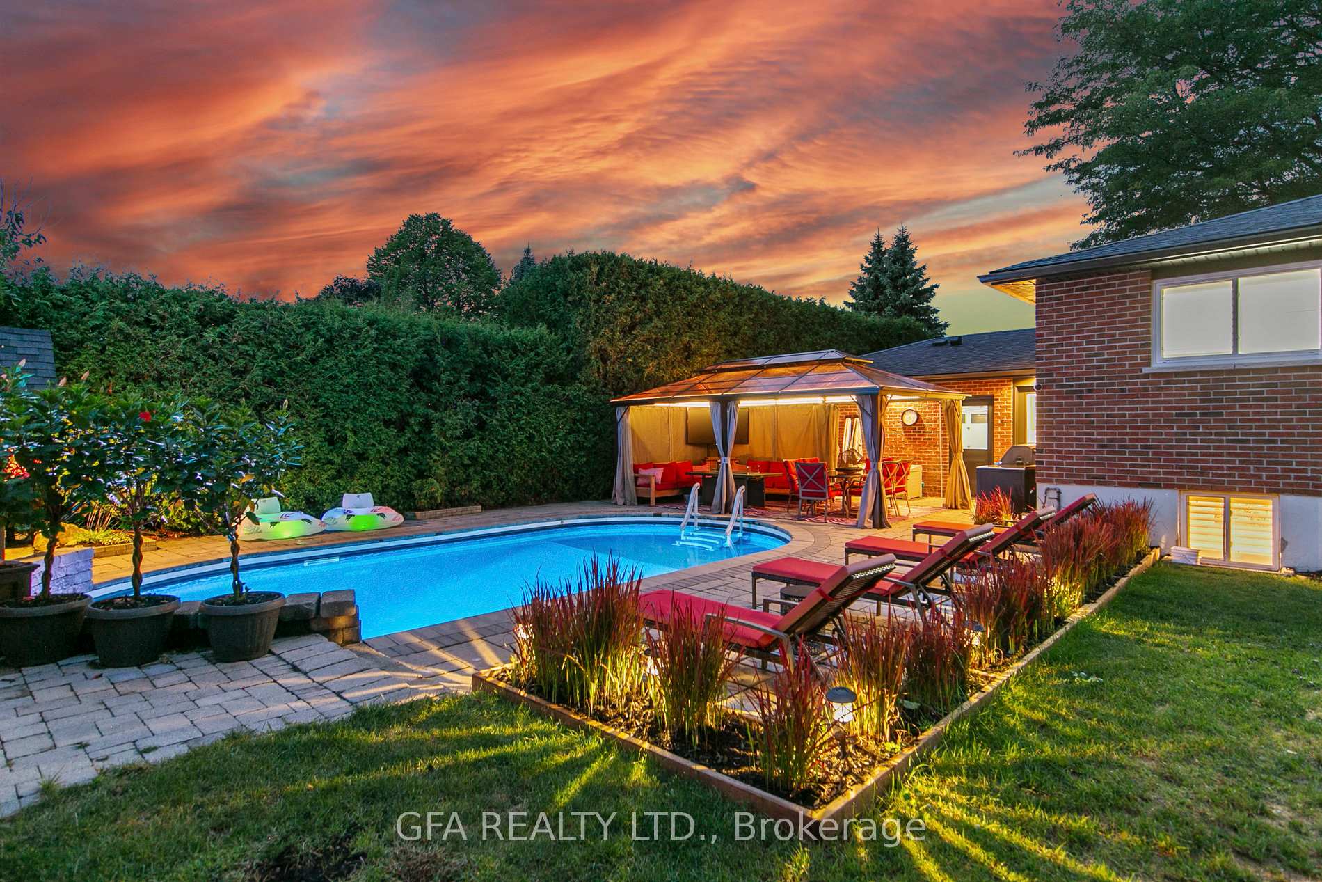 Photo 52 of 8 Laurendale Avenue, Hamilton, Waterdown — HOMEH